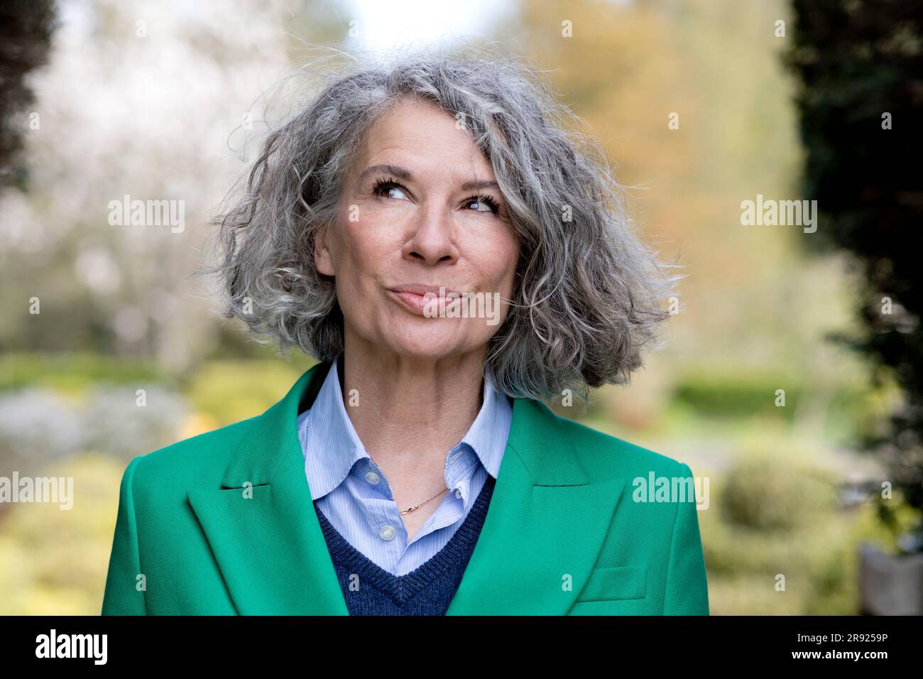 Senior woman short grey hair hi-res stock photography and images - Alamy