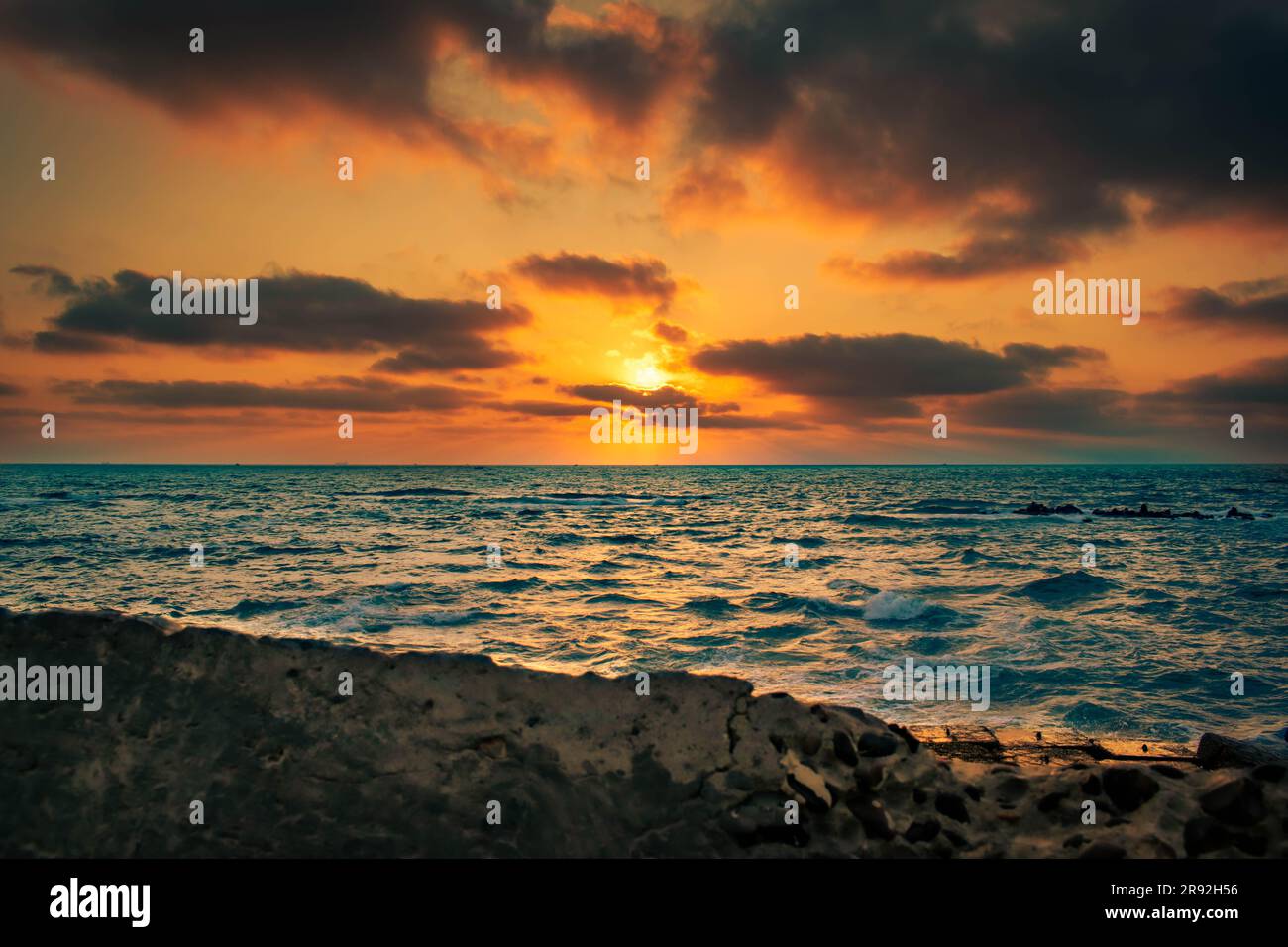 Colorful beach sunset clouds hi-res stock photography and images - Alamy