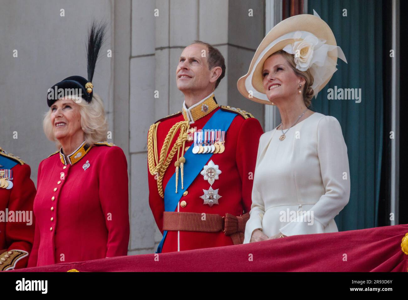 The British Royal Family on the Buckingham Palace balcony to watch the