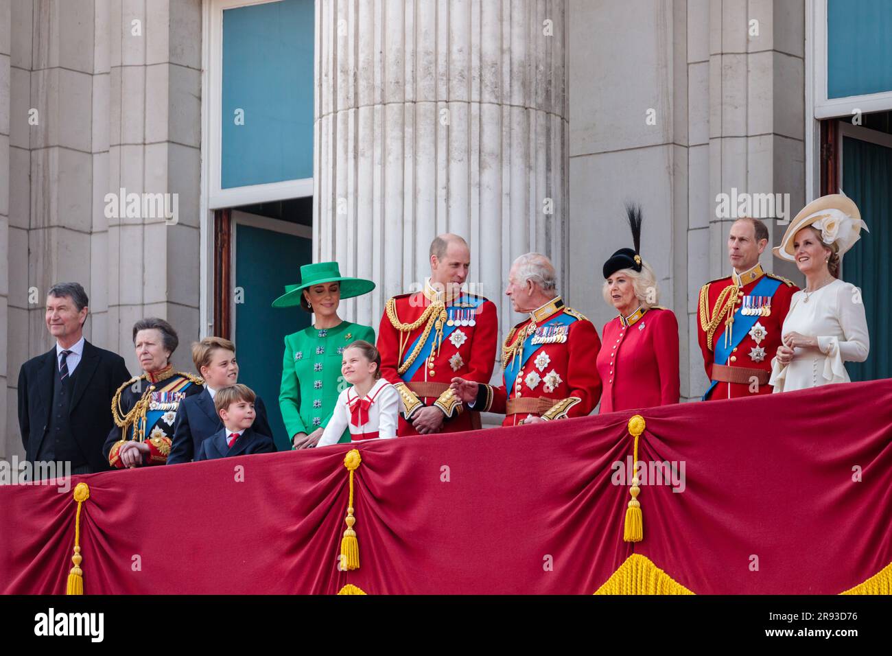 The British Royal Family on the Buckingham Palace balcony to watch the