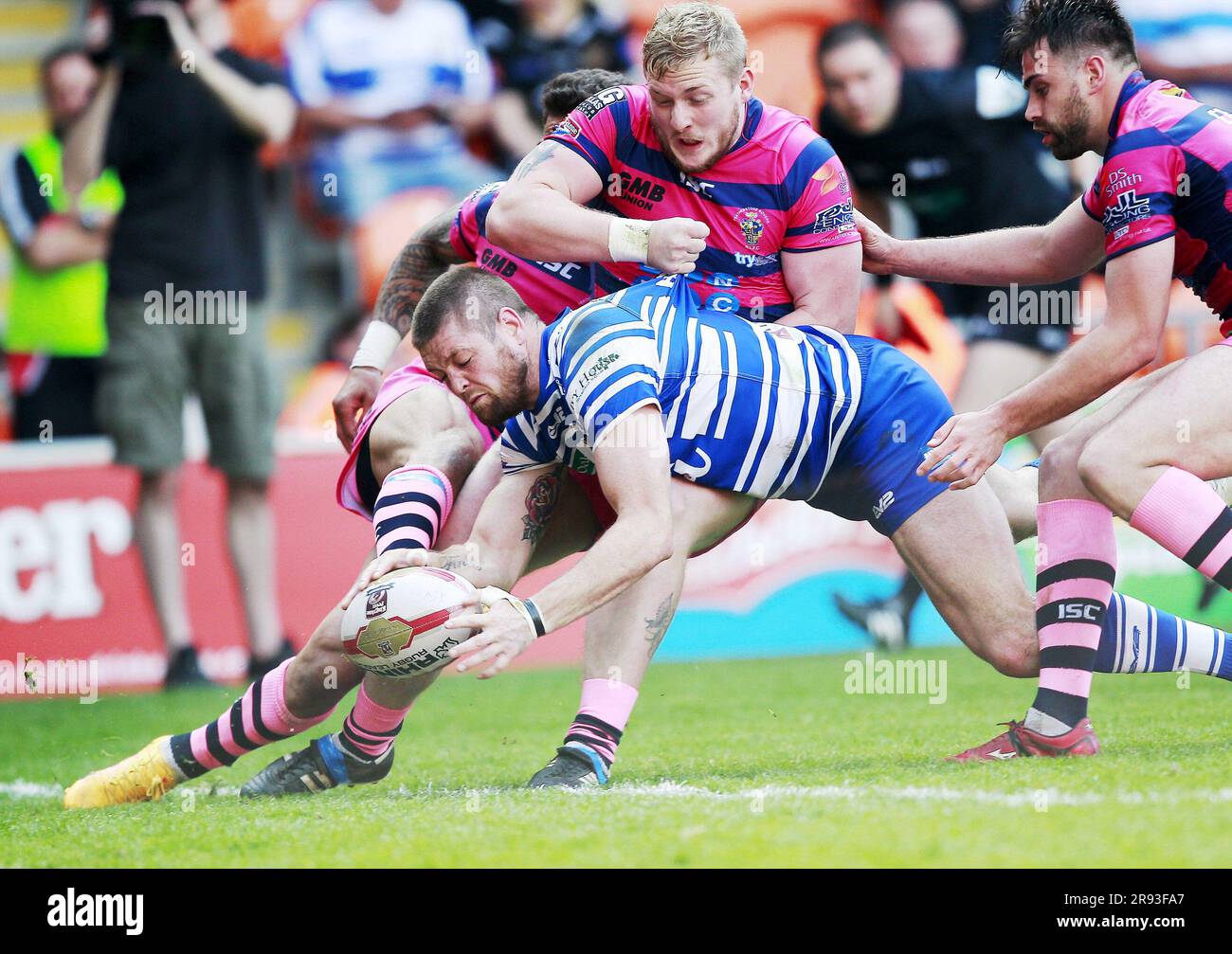 Blackpool, UK. 06th June, 2016. Picture by Chris Mangnall/SWpix.com - 29/05/2016 - Rugby League - Kingstone Press Championship Summer Bash - Halifax RLFC v Featherstone Rovers - Bloomfield Road Blackpool, England - Halifax's Ben Heaton tackled by Featherstone's Jordan Abdull And Jamie Cording Credit: SWpix/Alamy Live News Stock Photo