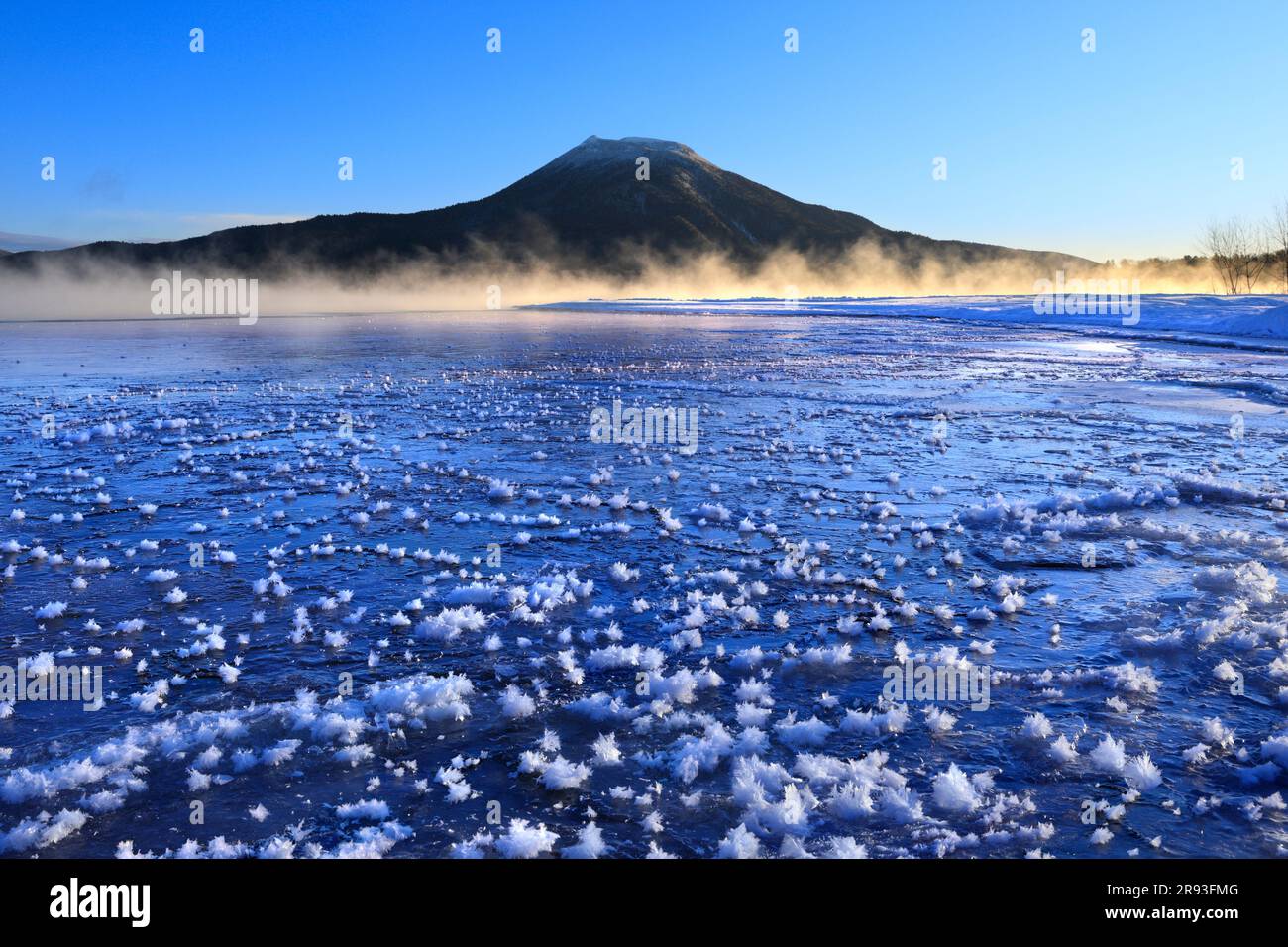 December by the lake hi-res stock photography and images - Alamy