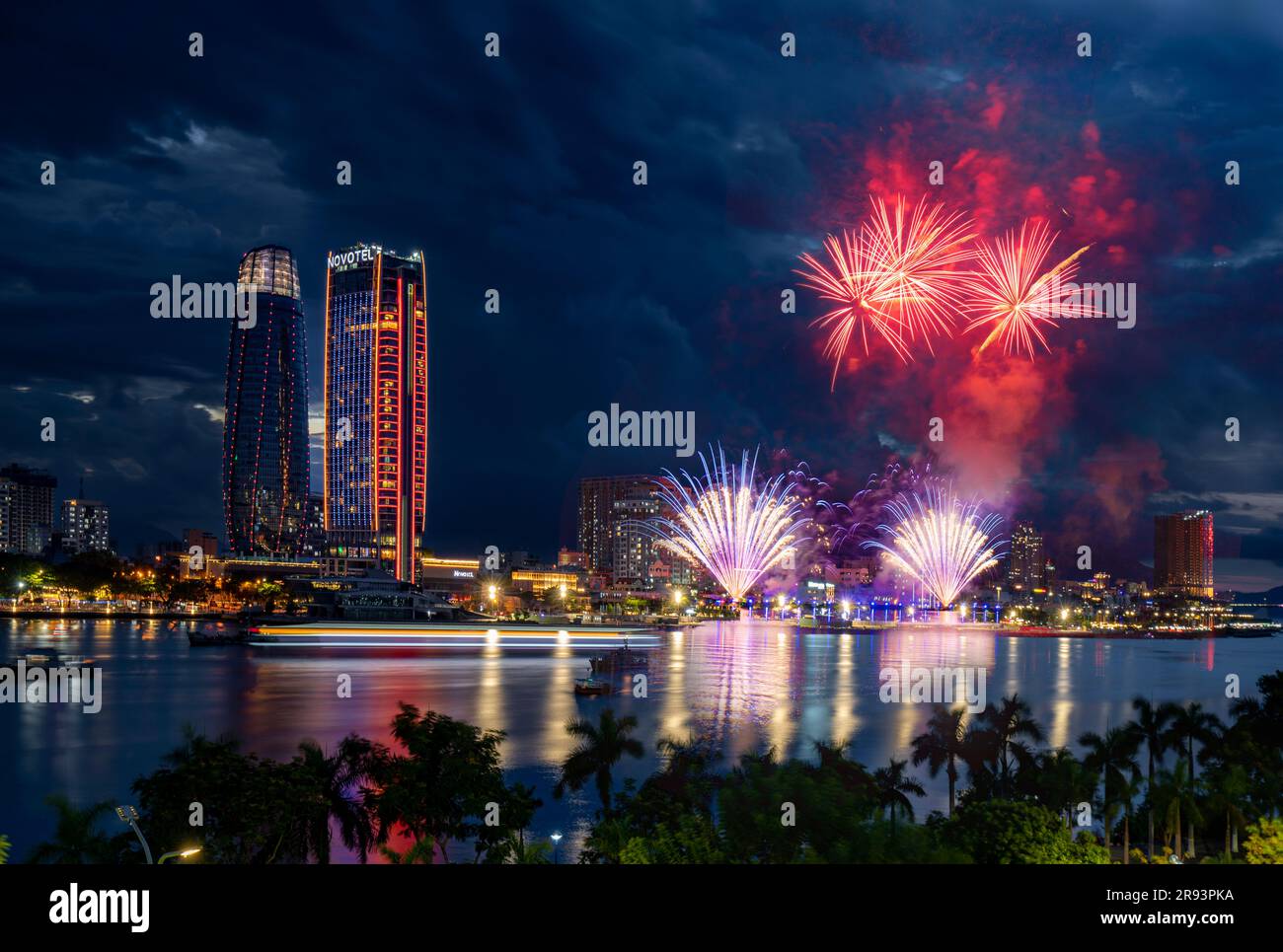 Da Nang International Fireworks Festival 2023, Da Nang city, Vietnam. Photo taken on June 2023 Stock Photo