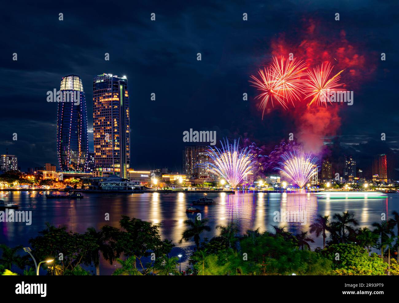 Da Nang International Fireworks Festival 2023, Da Nang city, Vietnam. Photo taken on June 2023 Stock Photo