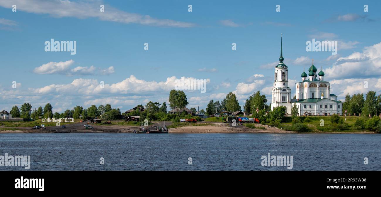Panoramic view of Solvychegodsk (with its name written in Russian) and of the Cathedral of the Annunciation, shot from the Vychegda river embankment Stock Photo