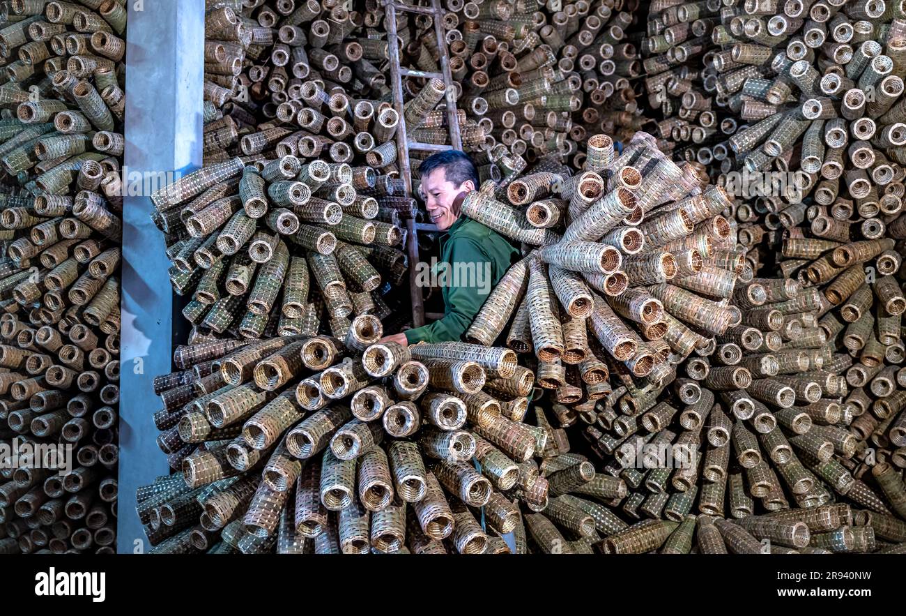 Bamboo fish trap hi-res stock photography and images - Page 3 - Alamy
