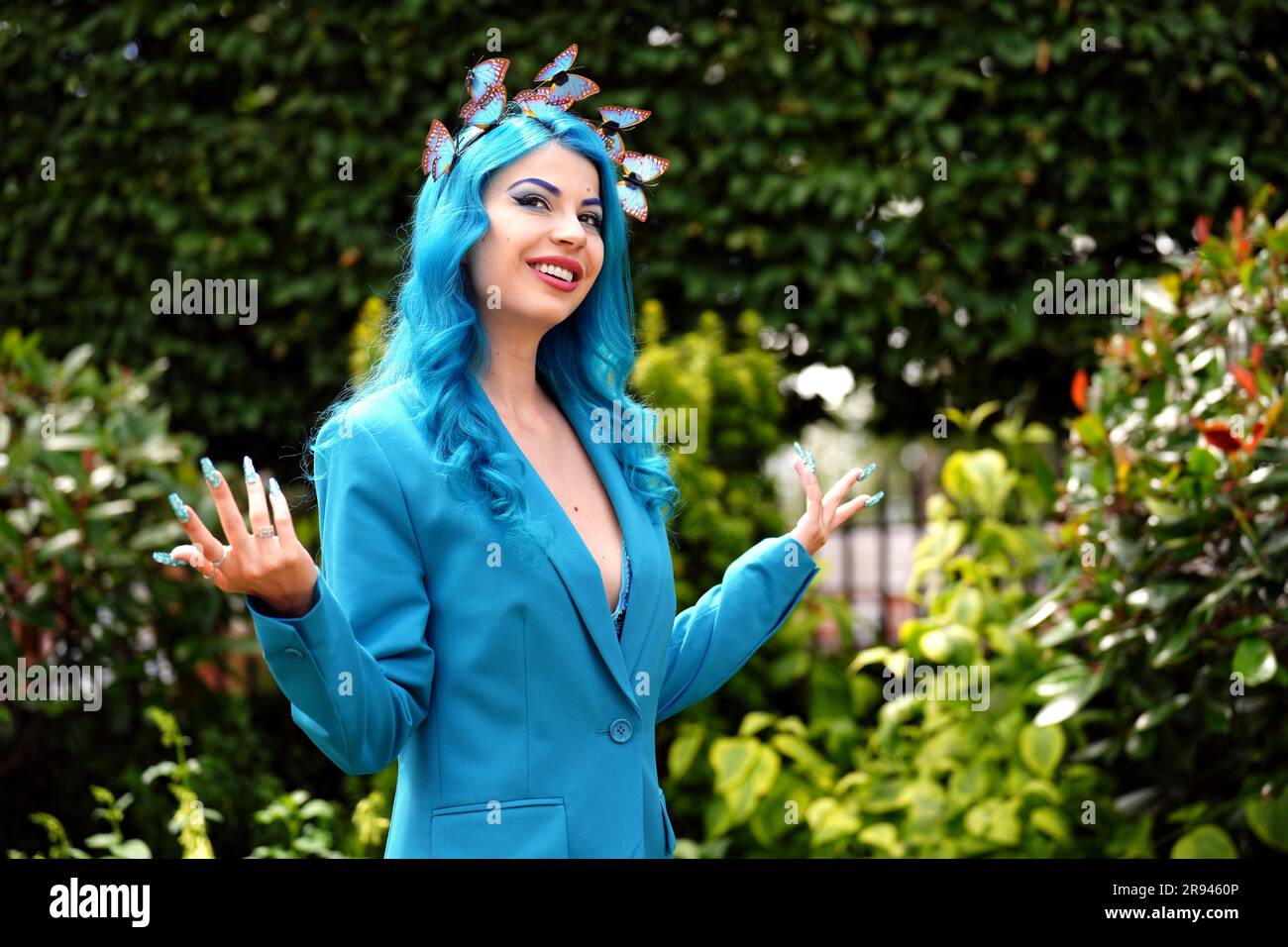 Stravaganti cappelli a Royal Ascot Foto stock - Alamy