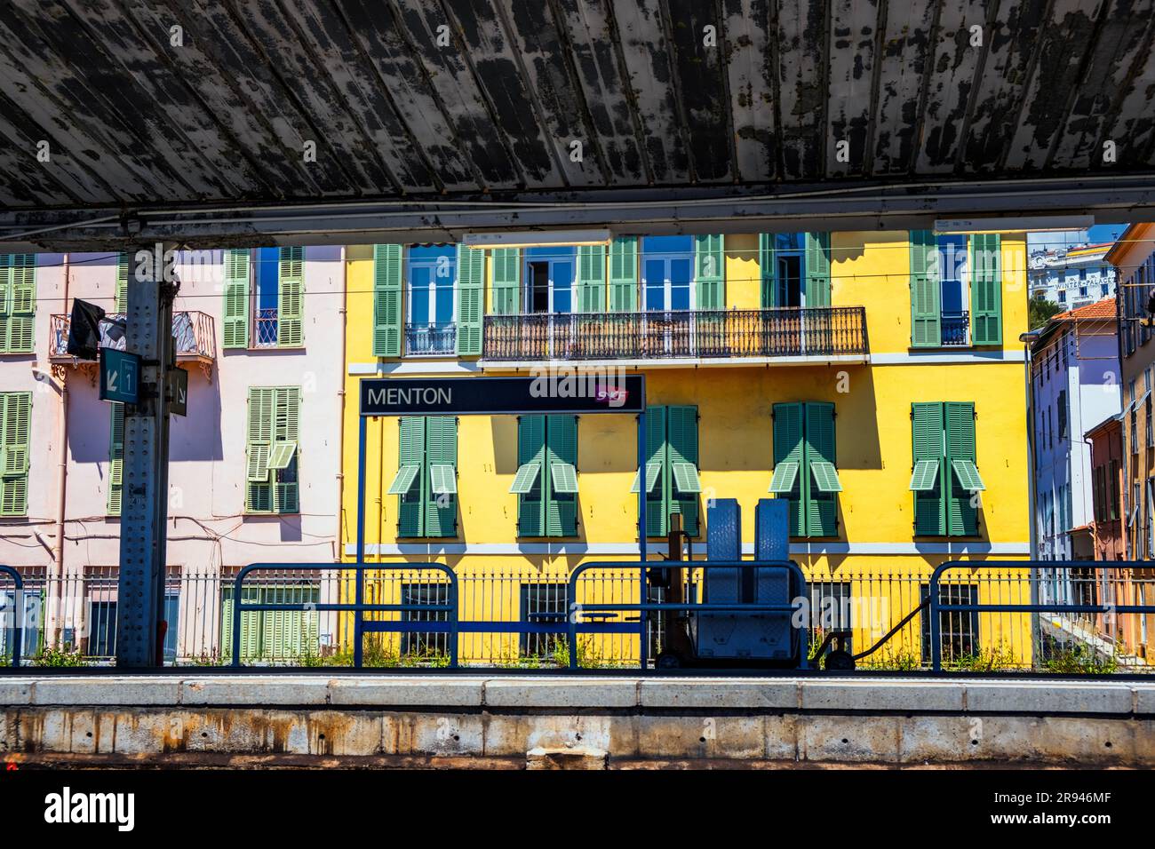 Sncf menton hi-res stock photography and images - Alamy