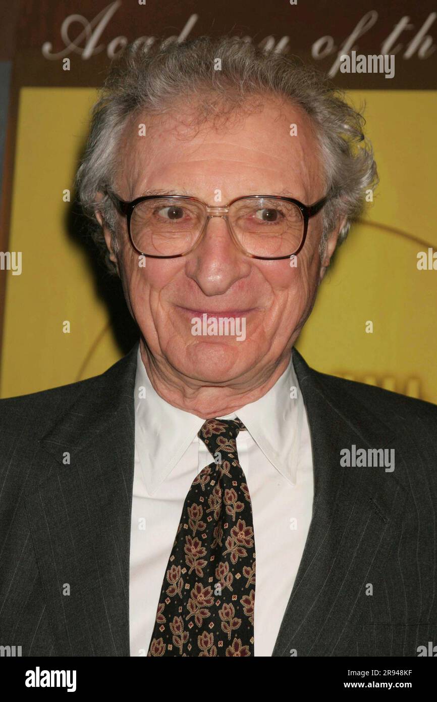 **FILE PHOTO** Sheldon Hamrick Has Passed Away. Sheldon Harnick attends the Guild Hall Academy of the Arts 20th Annual Lifetime Achievement Awards Gala at the Rainbow Room in New York City on March 14, 2005. Photo Credit: Henry McGee/MediaPunch Credit: MediaPunch Inc/Alamy Live News Stock Photo