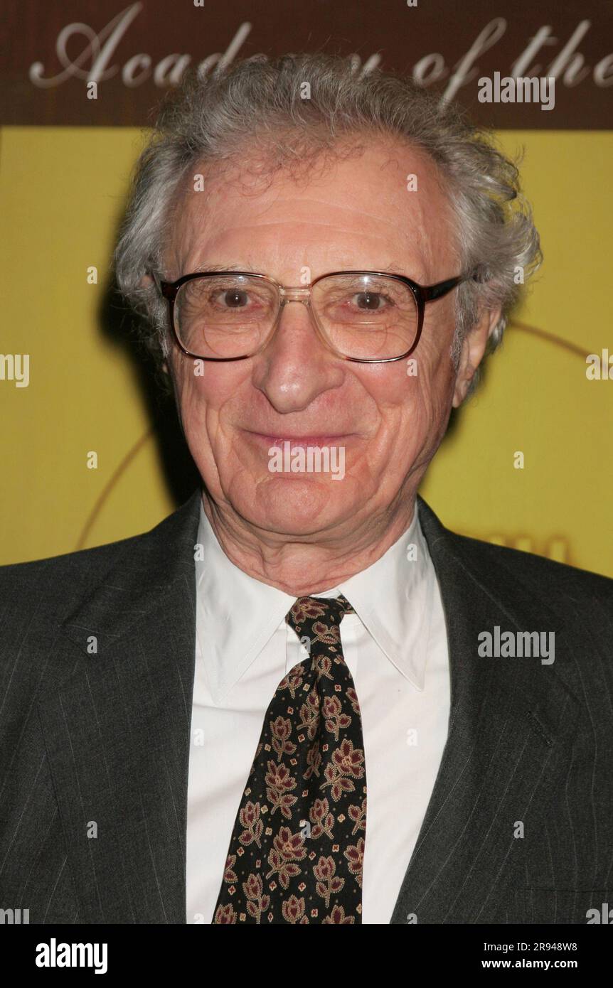 **FILE PHOTO** Sheldon Hamrick Has Passed Away. Sheldon Harnick attends the Guild Hall Academy of the Arts 20th Annual Lifetime Achievement Awards Gala at the Rainbow Room in New York City on March 14, 2005. Photo Credit: Henry McGee/MediaPunch Credit: MediaPunch Inc/Alamy Live News Stock Photo