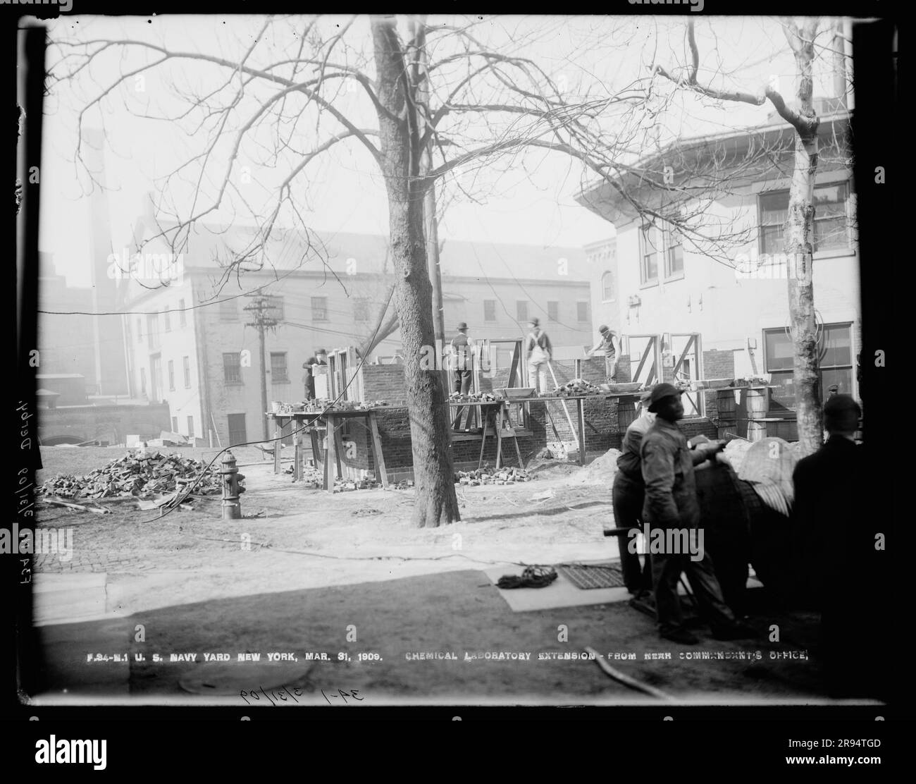 Chemical laboratory history Black and White Stock Photos & Images Alamy