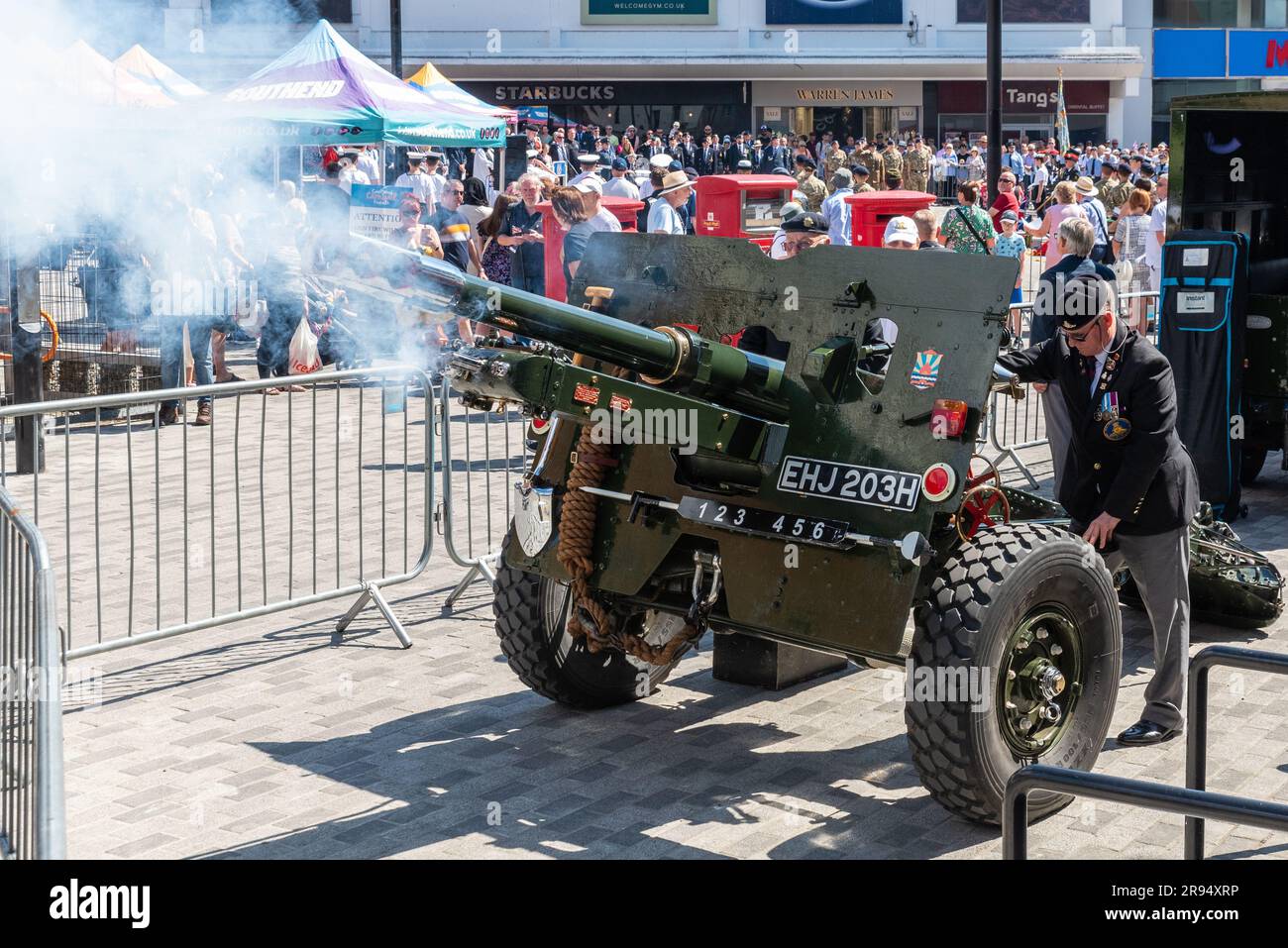 British QF 25 pounder gun salute at an Armed Forces Day, AFD, commemorative military remembrance event in High Street, Southend on Sea, Essex, UK Stock Photo