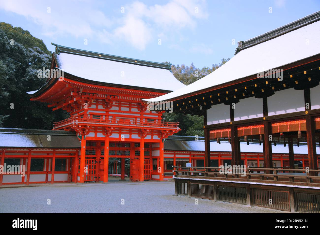 Shimogamo gate hi-res stock photography and images - Alamy