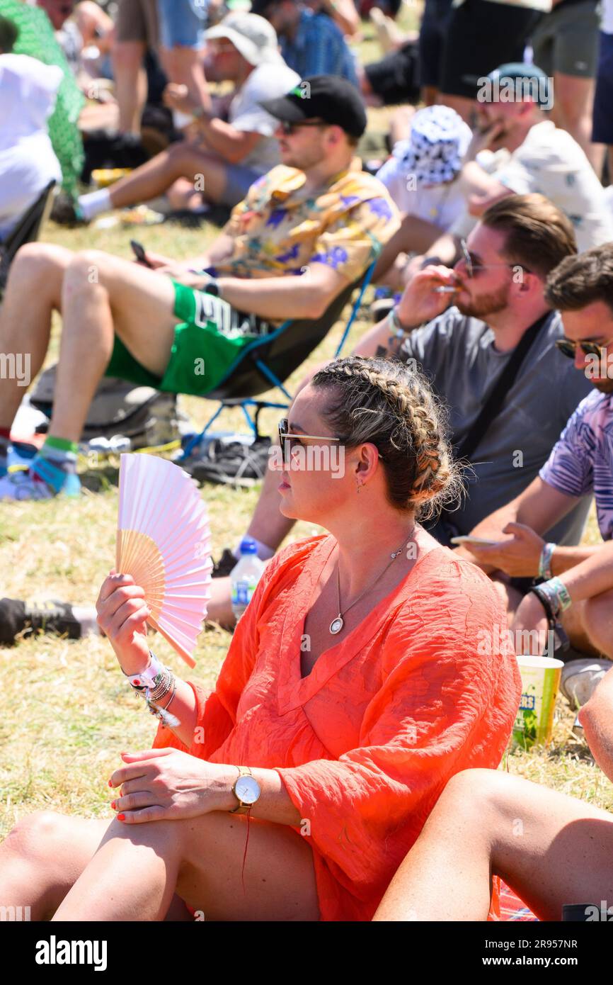 Somerset, UK. 24 June 2023. Warm weather at the Glastonbury Festival at