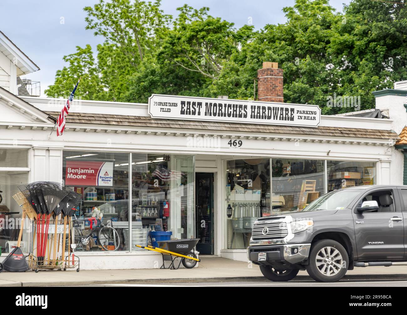 the front of the east moriches hardware store Stock Photo