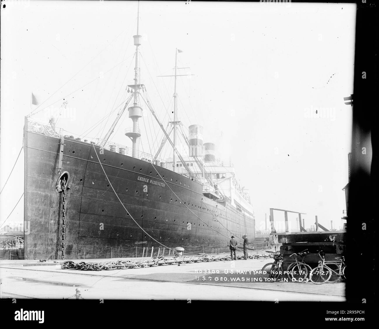 Norfolk dry dock Black and White Stock Photos & Images - Alamy