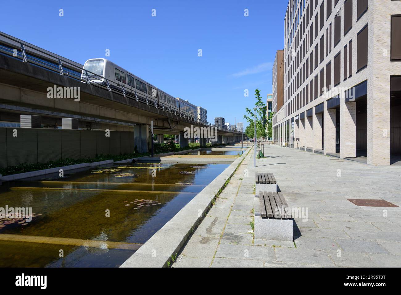 Kopenhagen, Stadtentwicklungsgebiet Ørestad, Metro // Copenhagen, City ...