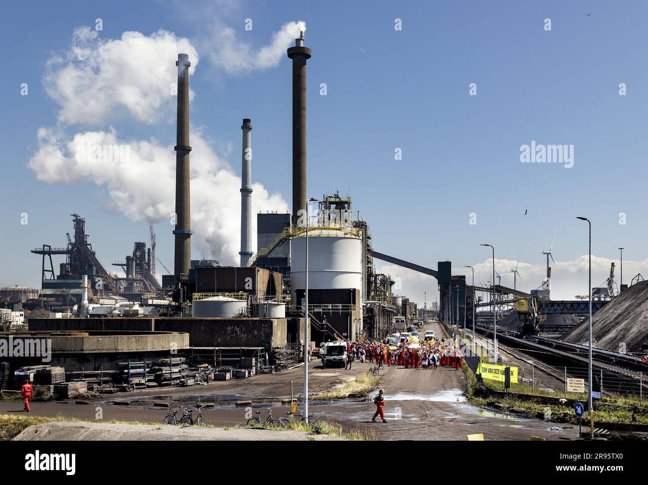 IJMUIDEN - The steel factory Tata Steel IJmuiden. ANP JEFFREY GROENEWEG  netherlands out - belgium