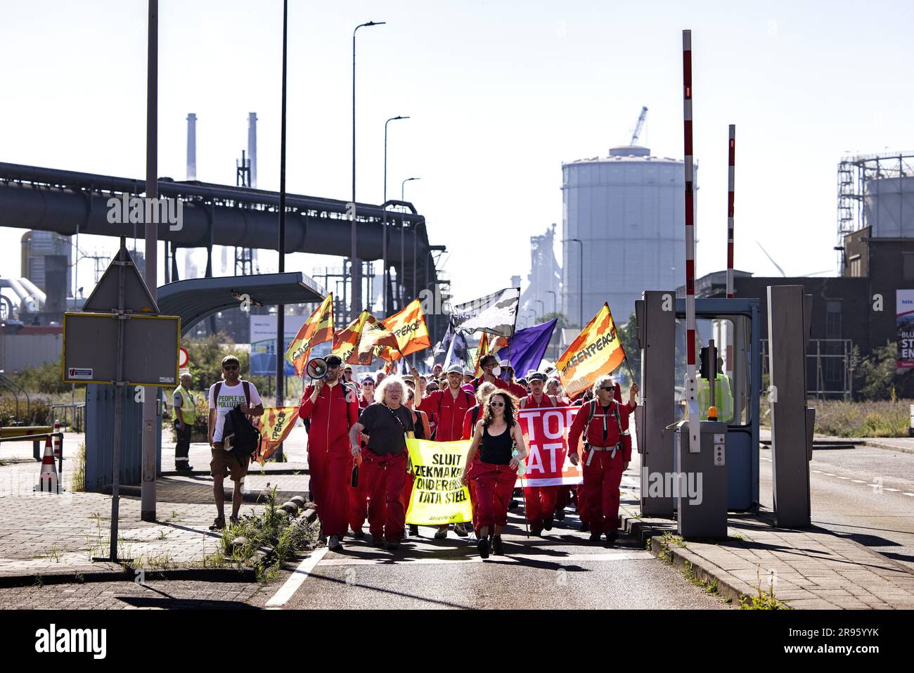 IJMUIDEN - The band Hang Youth performs for the climate activists who  demonstrate at steel factory Tata Steel IJmuiden. Action groups and local  residents want the government to intervene against the company's