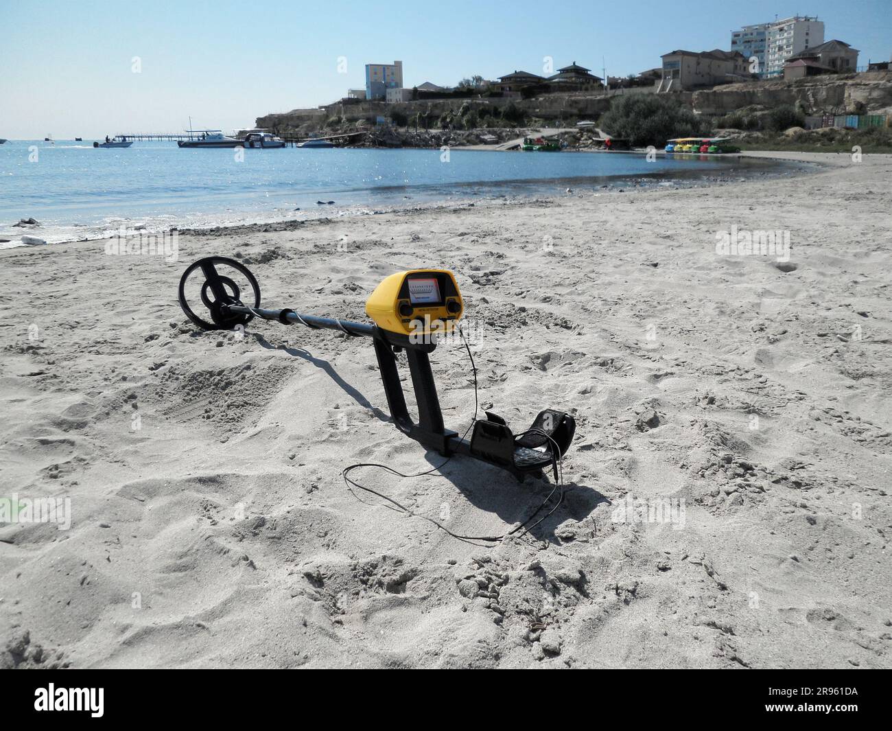 Metal detector on the sandy beach. Caspian Sea Stock Photo Alamy