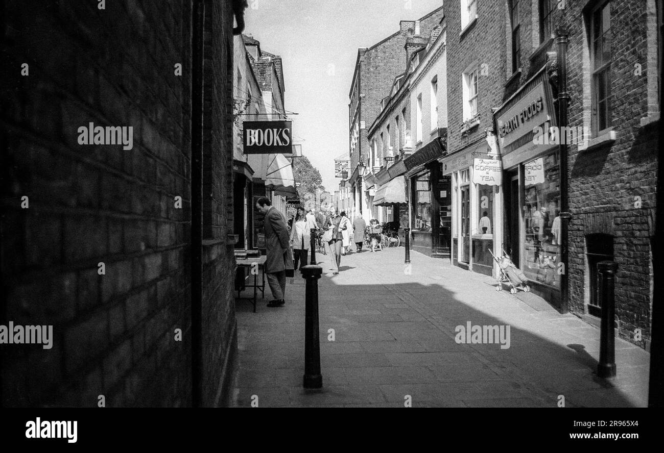 1975 black & white archive image of Flask Walk in Hampstead, London NW3. Stock Photo