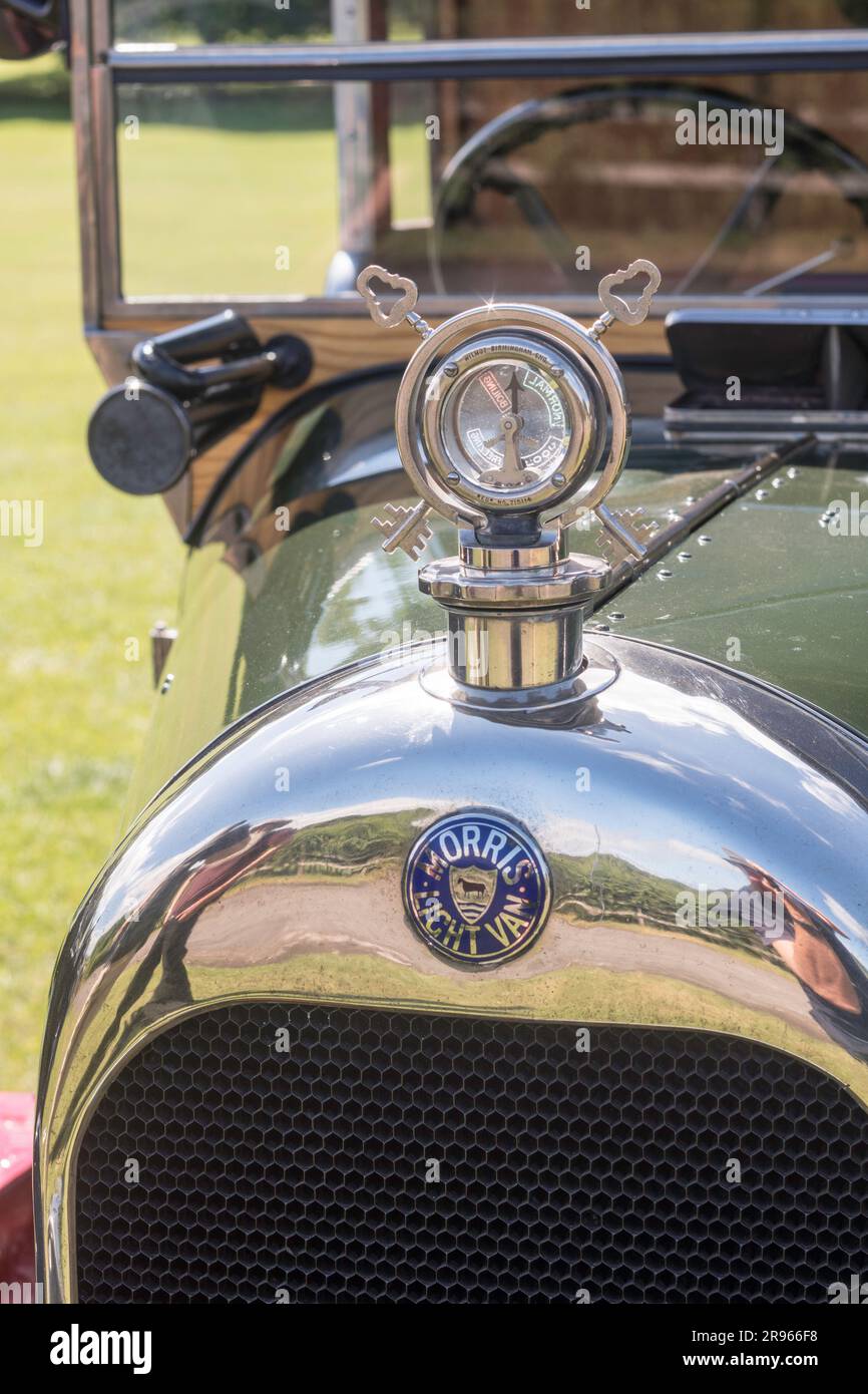 Bonnet ornament hi-res stock photography and images - Alamy