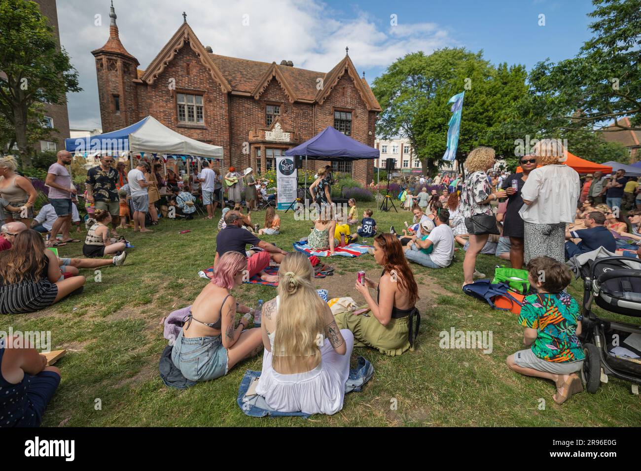 Leigh on Sea, UK. 24th Jun, 2023. Hundreds of people attend the folk