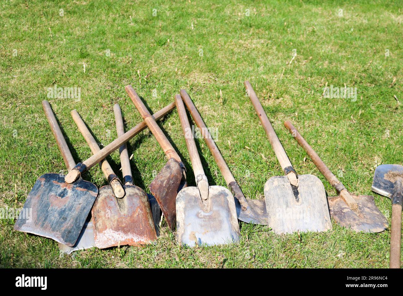Old man shoveling snow hi-res stock photography and images - Alamy