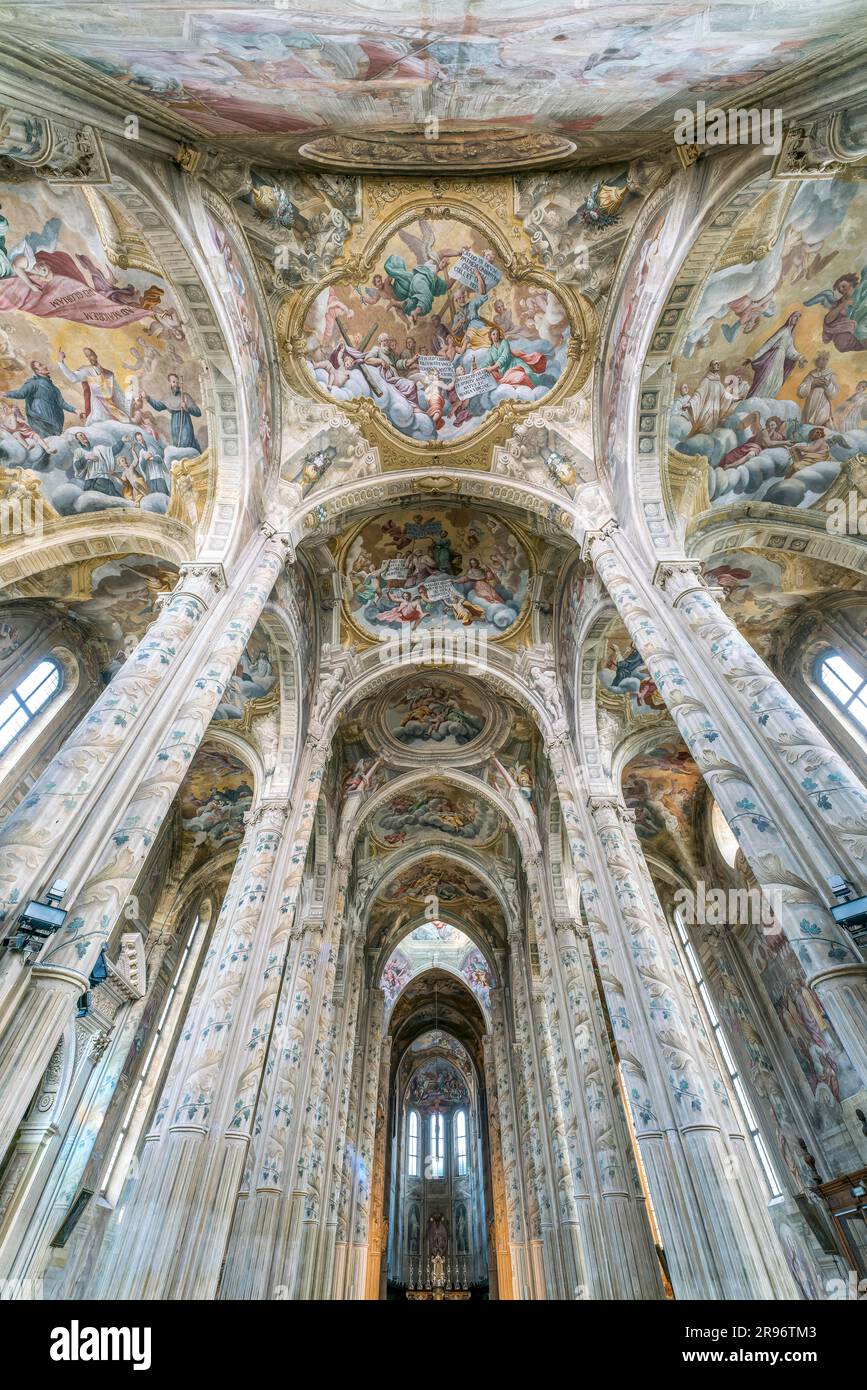 Frescoed nave, choir, ceiling vault, Asti Cathedral, Cattedrale di Santa Maria Assunta, Asti, Monferrato, Piedmont, Italy Stock Photo