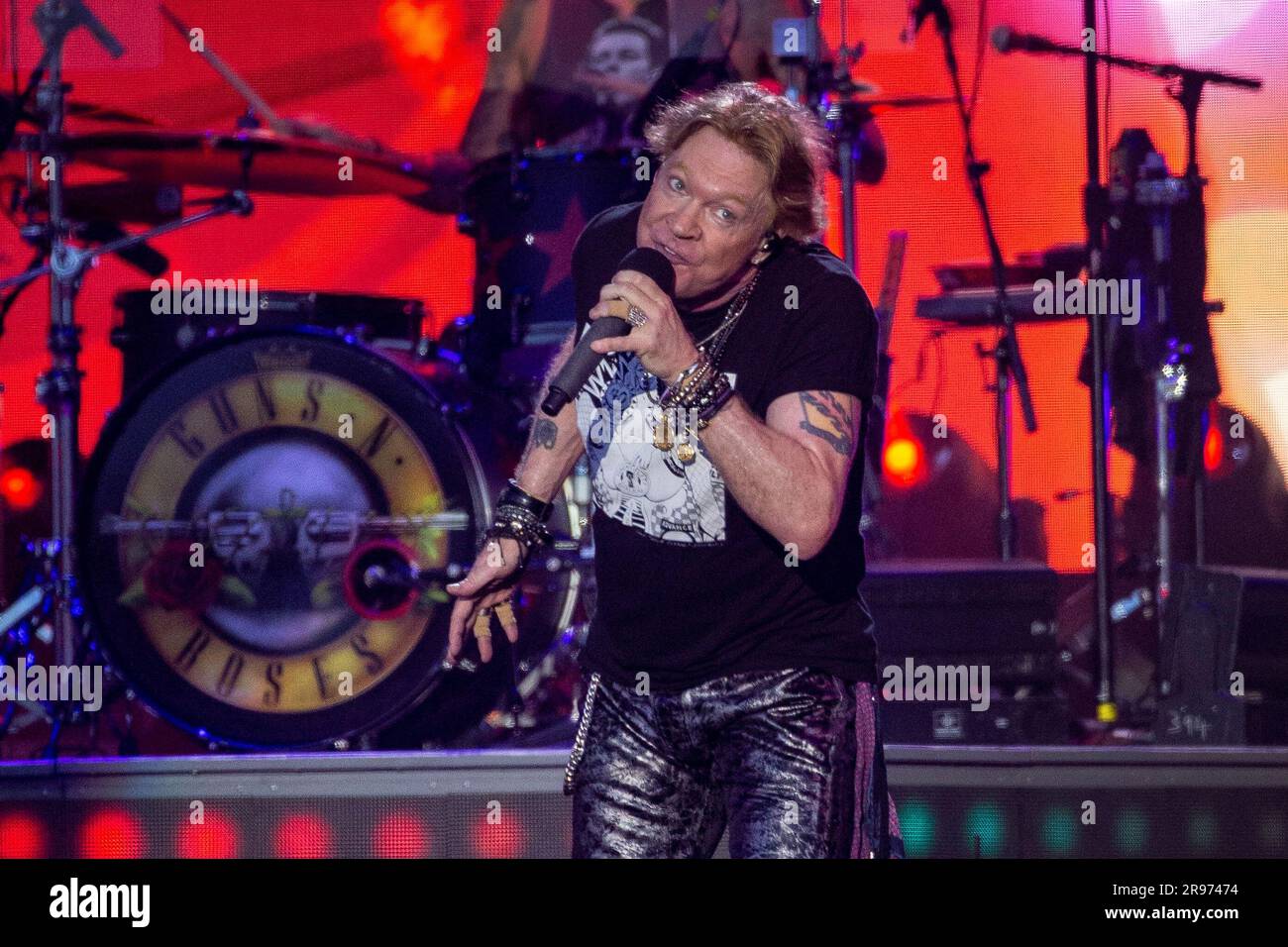 Glastonbury fans all have the same complaint about Axl Rose as Guns N' Roses  perform at festival for the first time