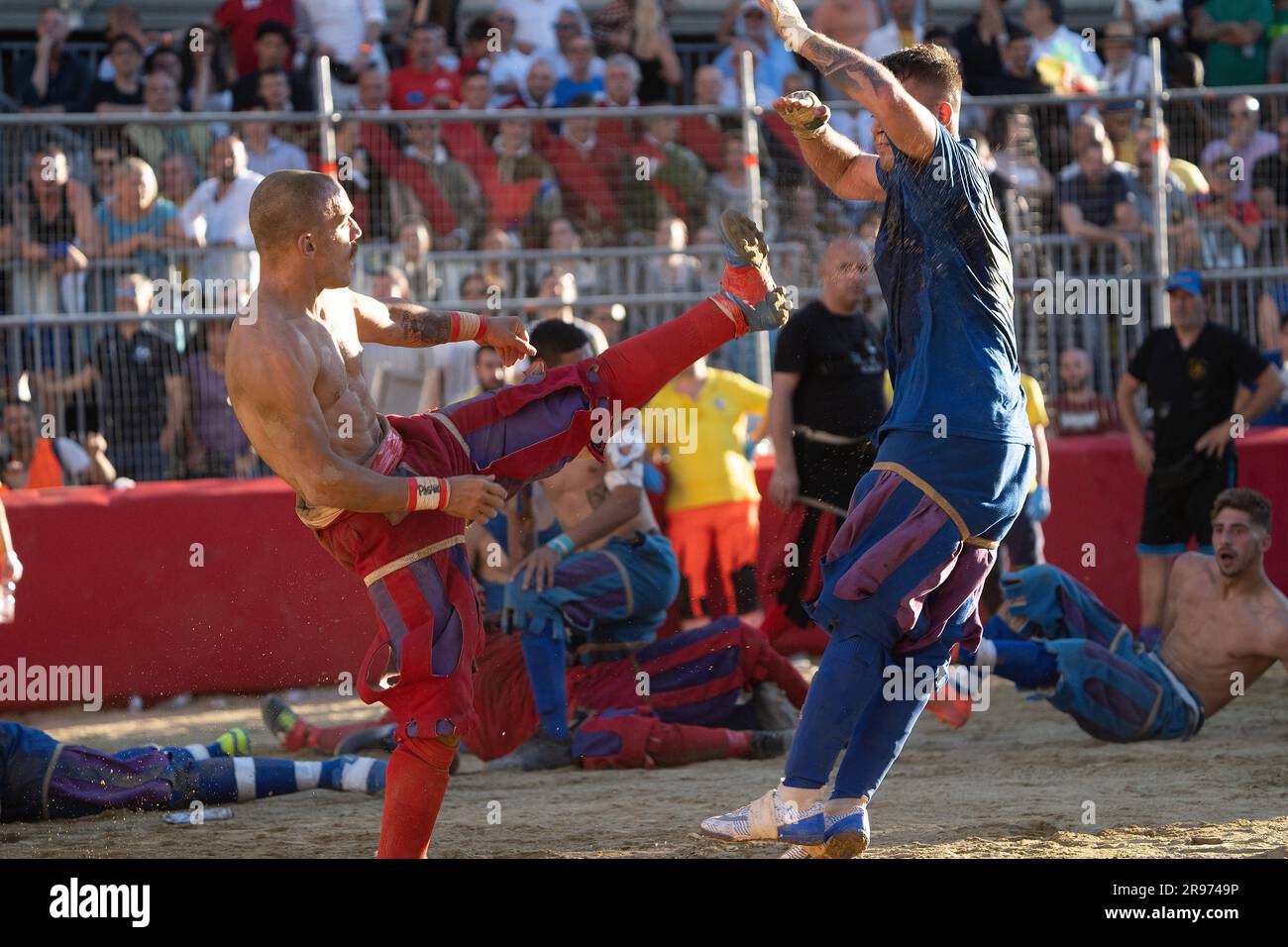 Calcio Storico Fiorentino Azzurri Rossi Stock Photo Alamy