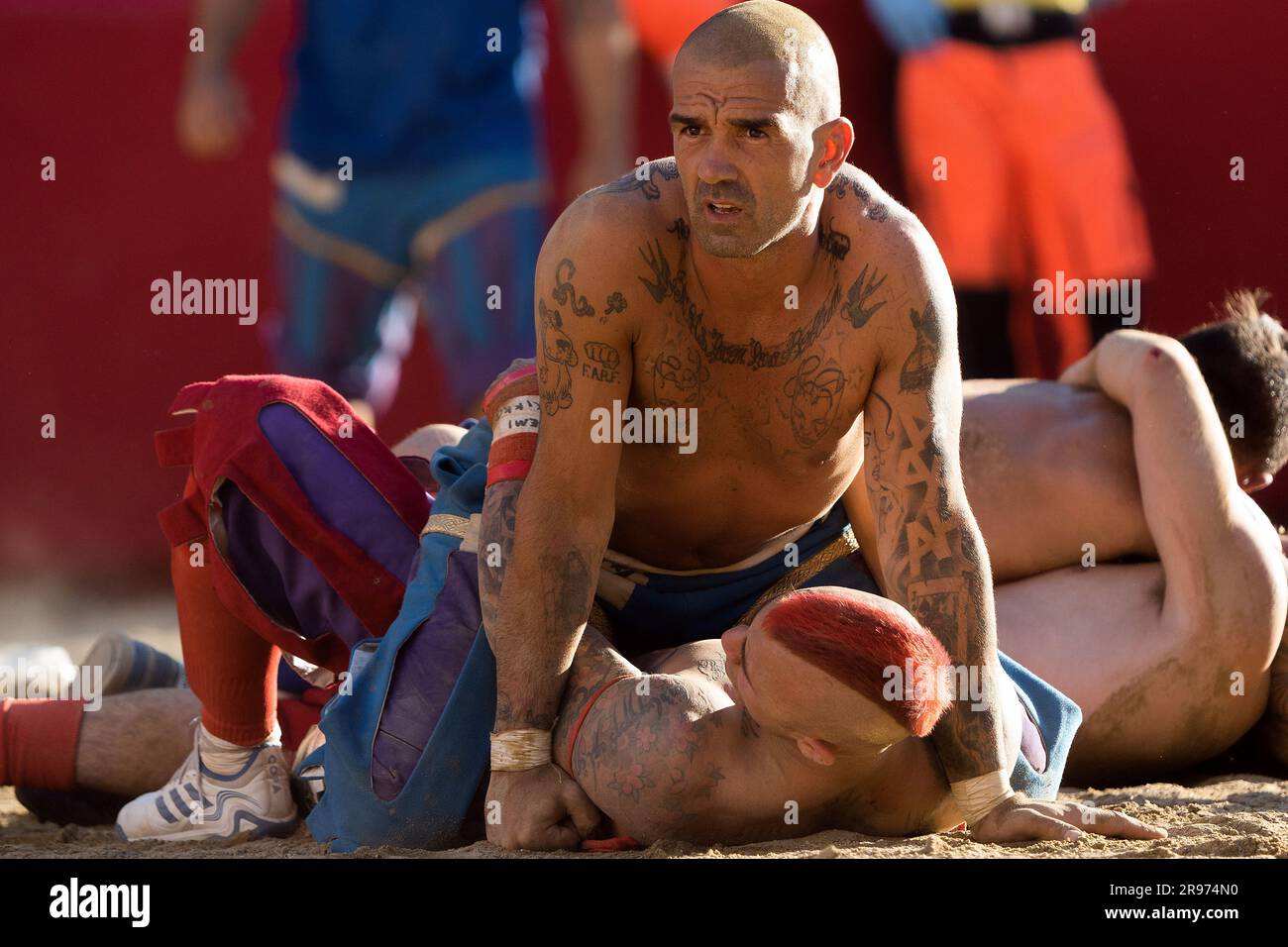 Calcio Storico Fiorentino Azzurri Rossi Stock Photo Alamy