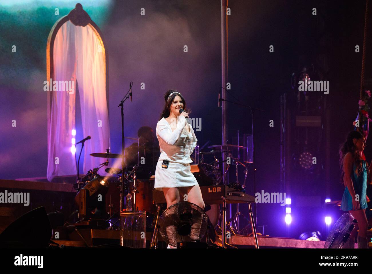 Somerset, UK. 24 June 2023. Lana Del Rey performing on the Other stage, at the Glastonbury Festival at Worthy Farm in Somerset. Picture date: Saturday June 24, 2023. Photo credit should read: Matt Crossick/Empics/Alamy Live News Stock Photo