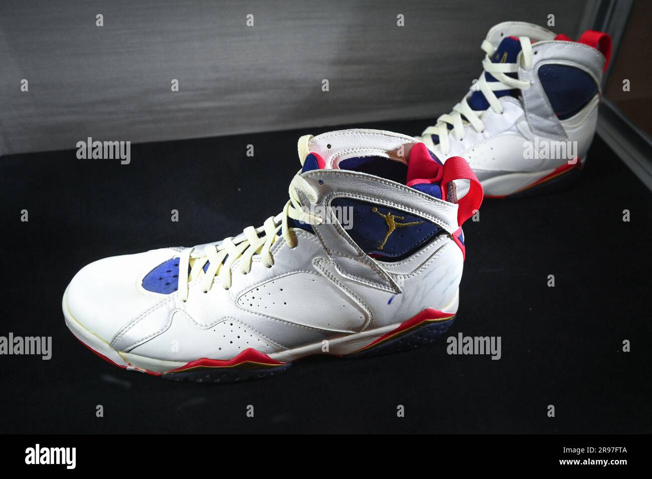 Michael jordan dream team hotsell shoes