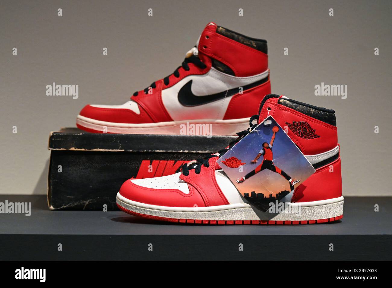 Michael jordan 1985 hi res stock photography and images Alamy