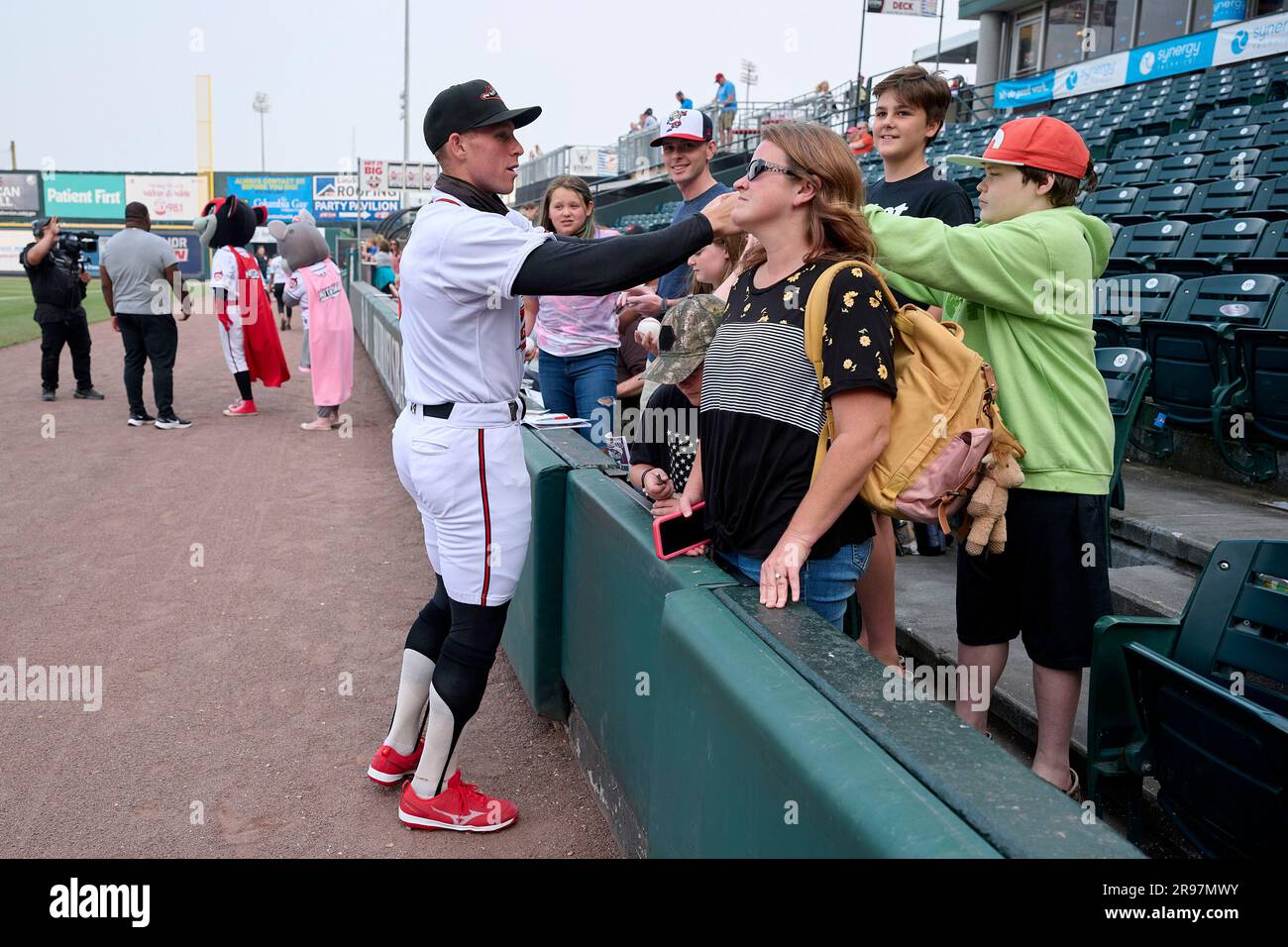 Richmond Flying Squirrels Vaun Brown (7) signs autographs before an MiLB Eastern League baseball