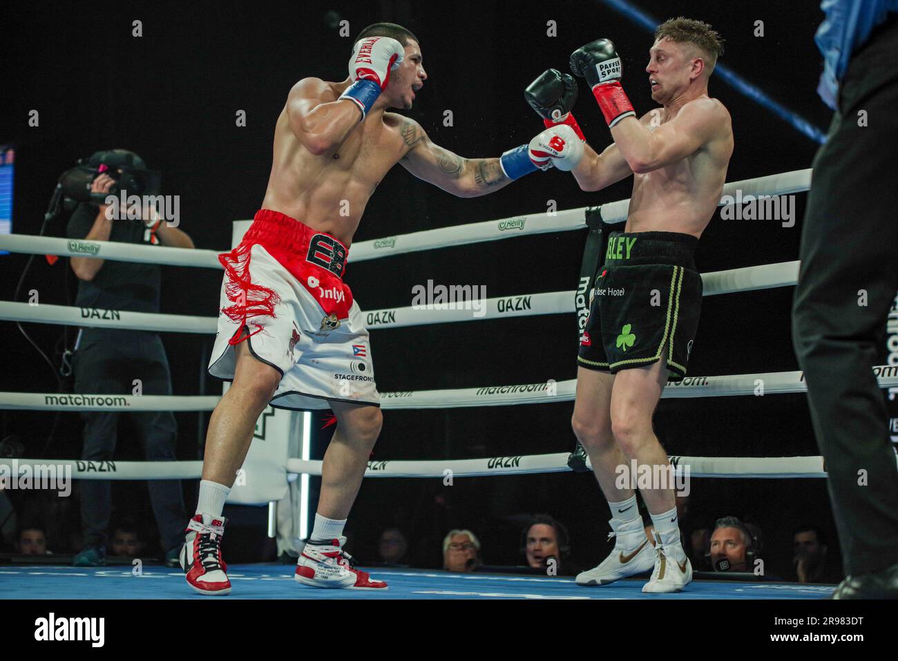 Edgar berlanga vs jason quigley hi-res stock photography and images - Alamy