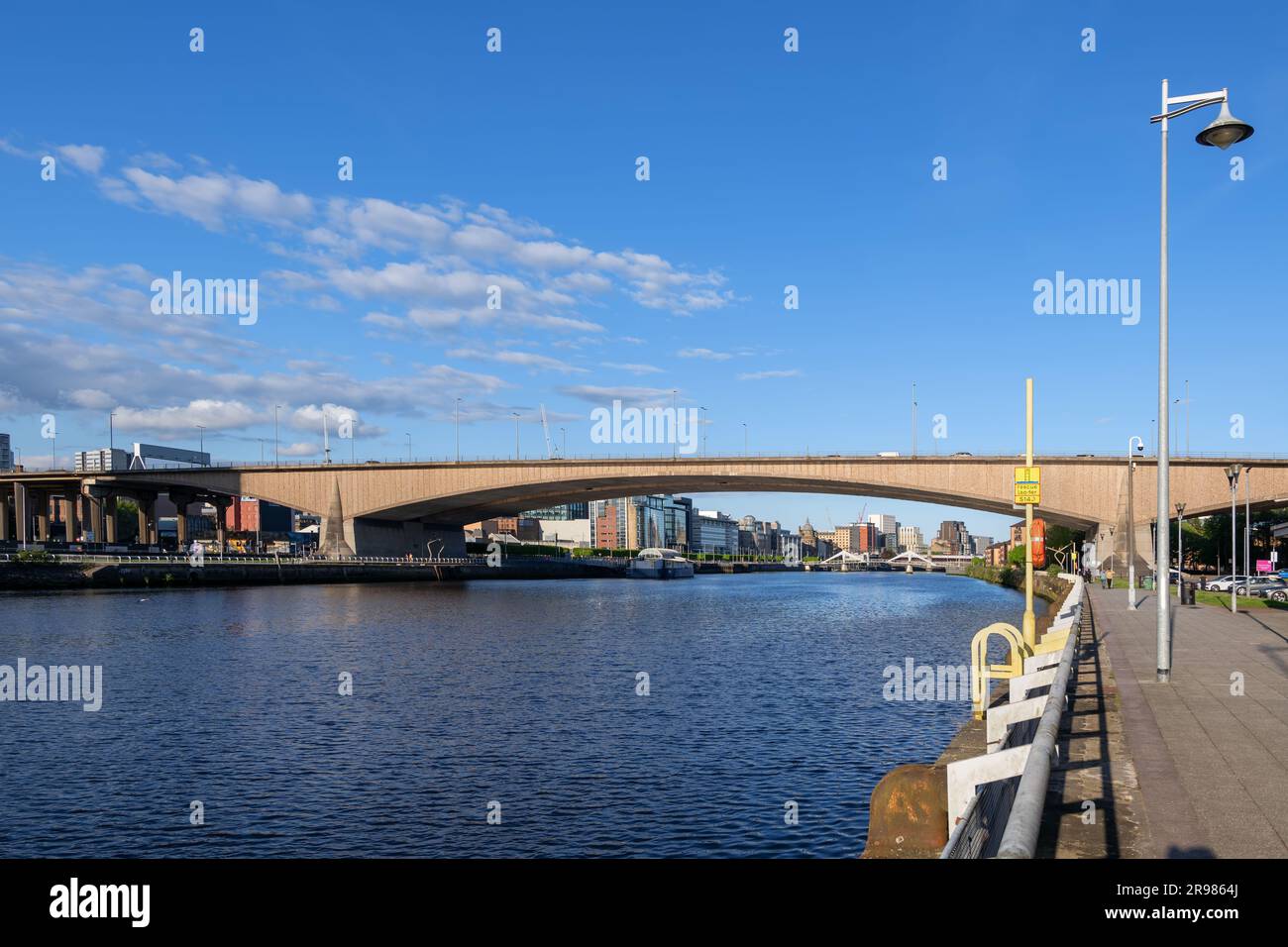 The Kingston Bridge across River Clyde in city of Glasgow, cantilever ...