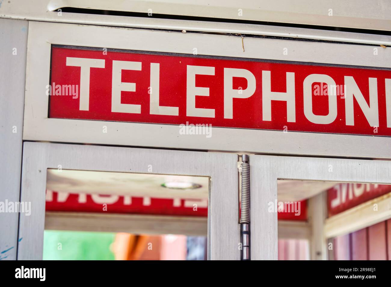 Classic design telephone booth hi-res stock photography and images - Alamy