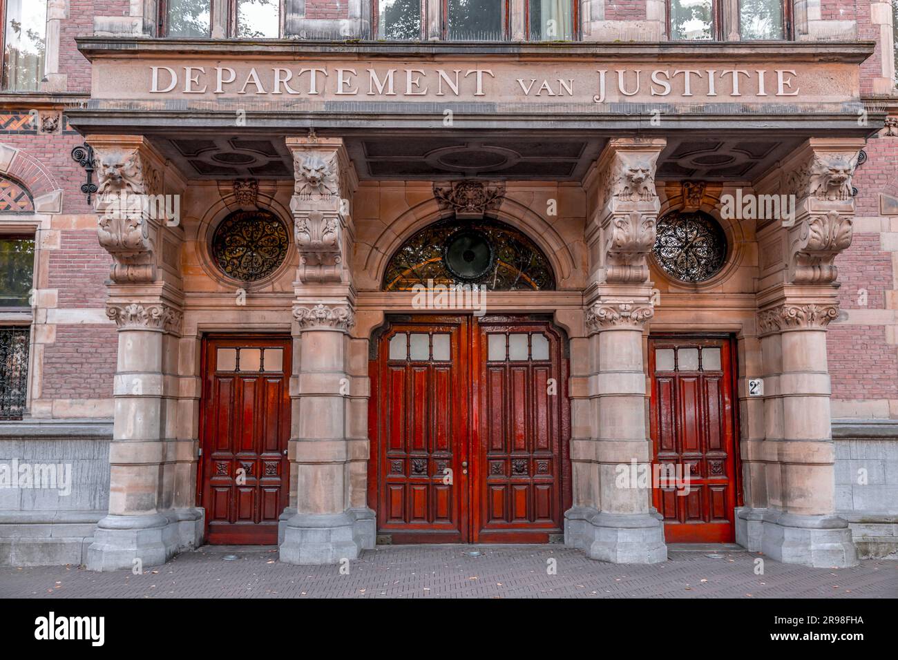 Public Department of Justice Netherlands and Germany The Friction Between Humanitarian Policy and Public Security