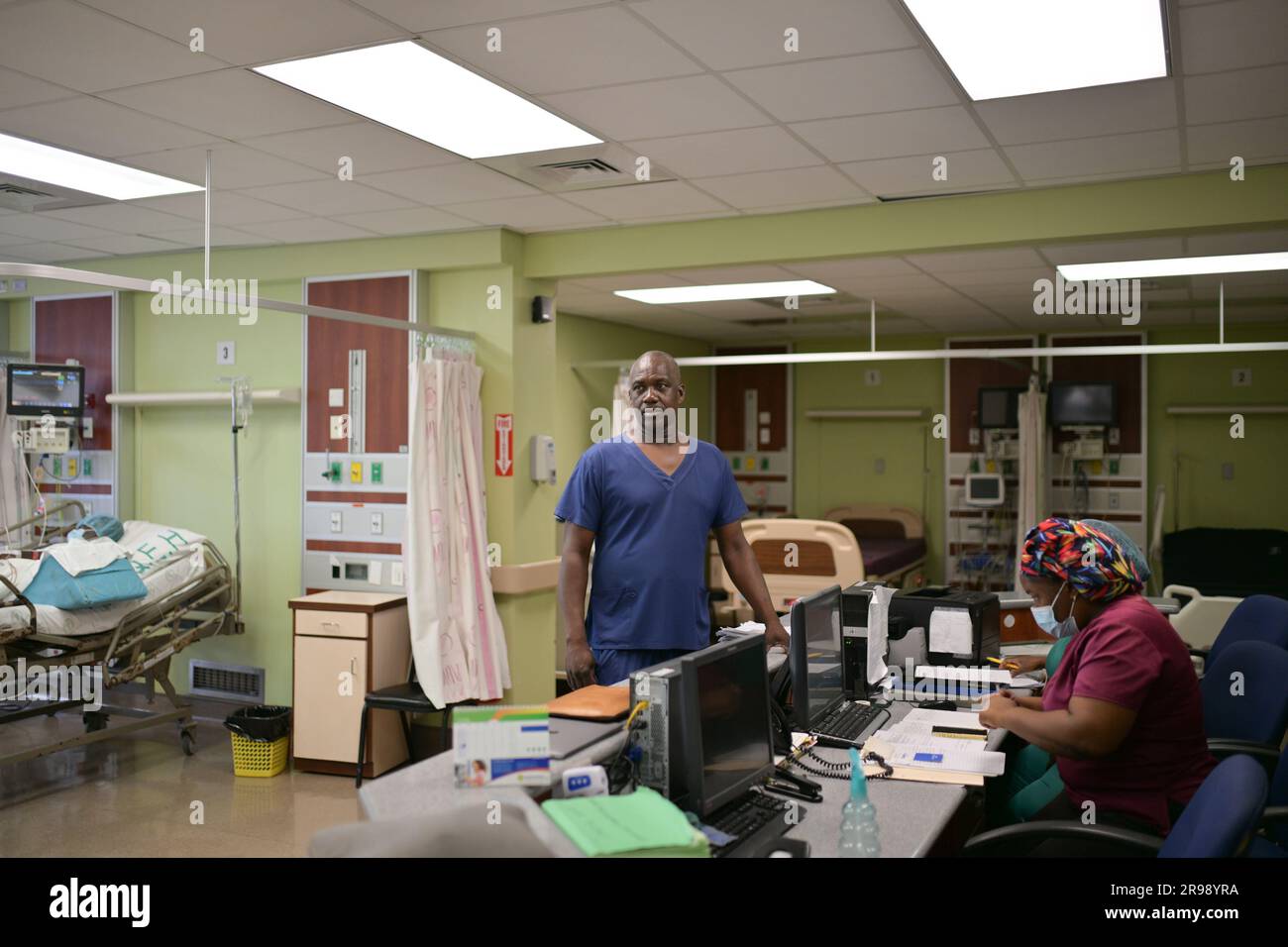 Bridgetown, Barbados. 1st June, 2023. Medical staff members work at the Queen Elizabeth Hospital in Bridgetown, Barbados, June 1, 2023. TO GO WITH 'Feature: Chinese medical care safeguards Barbadians' well-being' Credit: Xin Yuewei/Xinhua/Alamy Live News Stock Photo