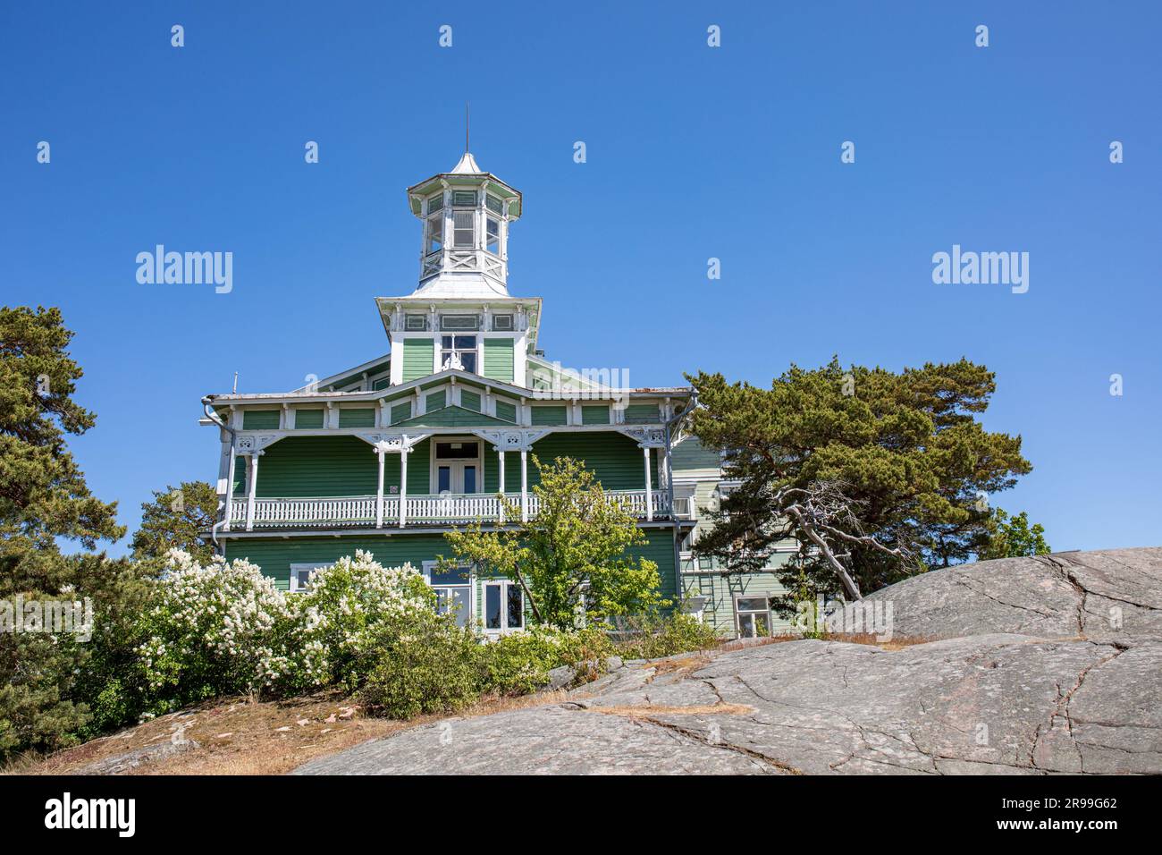 Boardinghouse Villa Tellina agains clear blue sky on a sunny summer day in Hanko, Finland Stock Photo