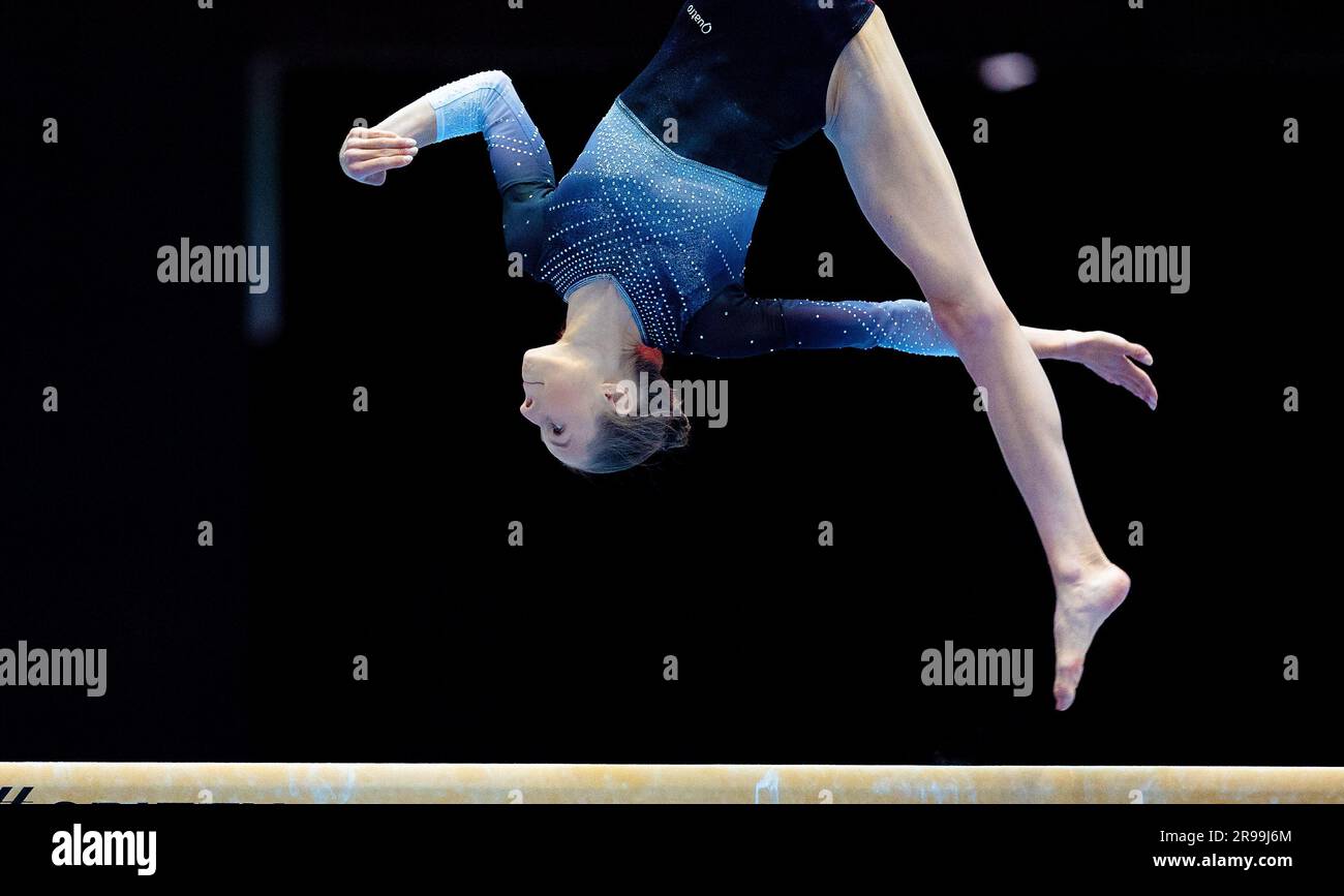 ROTTERDAM - Naomi Visser on beam during the apparatus final at the ...