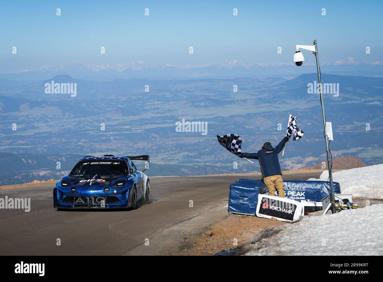 110 Raphael Astier (fra), Alpine A110 GT4 Evo, Pikes Peak Open, action, chequered flag, drapeau a damier, finish line, arrivee, during Pikes Peak International Hill Climb 2023, The Race to the Clouds, from June 19 to 25, 2023 in Colorado Springs, United States of America - Photo Antonin Vincent/DPPI Credit: DPPI Media/Alamy Live News Stock Photo