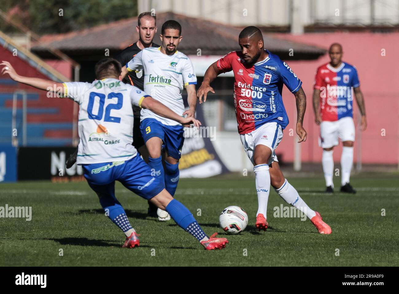 FC Hermannstadt - 🇧🇷 Joga bonito a #FCH! Romario Pires, mijlocaș central  5️⃣2️⃣🔴⚪⚫⚽💪 #teamspirit #football #vibes #echipa Next match ▷ ⚽ CSM Poli  Iași 🆚 A.F.C. Hermannstadt 🏆 Liga I 📅 15.09.2019