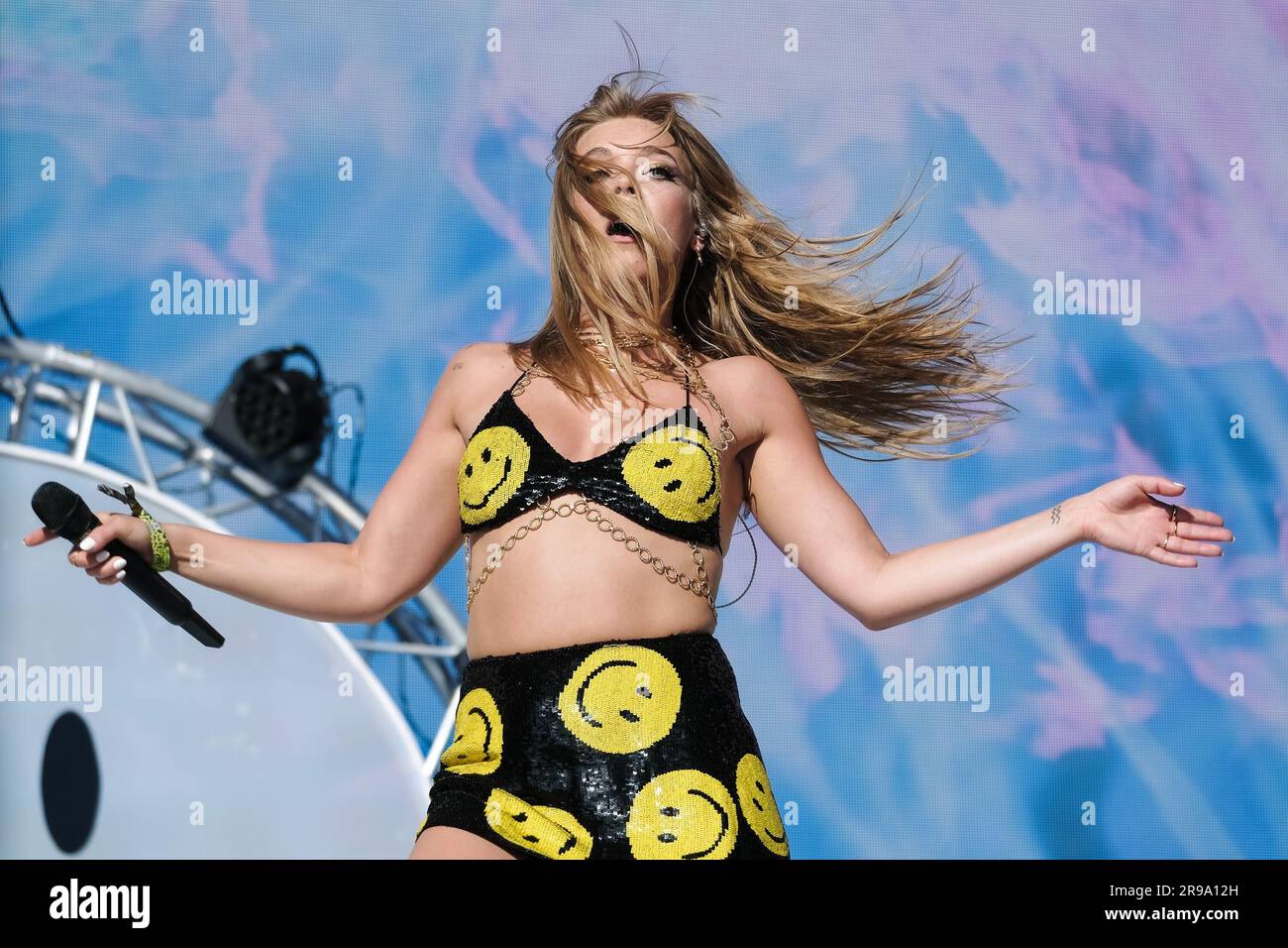 Glastonbury UK 25th June 2023 Becky Hill Rebecca Hill glastonbury-uk-25th-june-2023-becky-hill-rebecca-hill