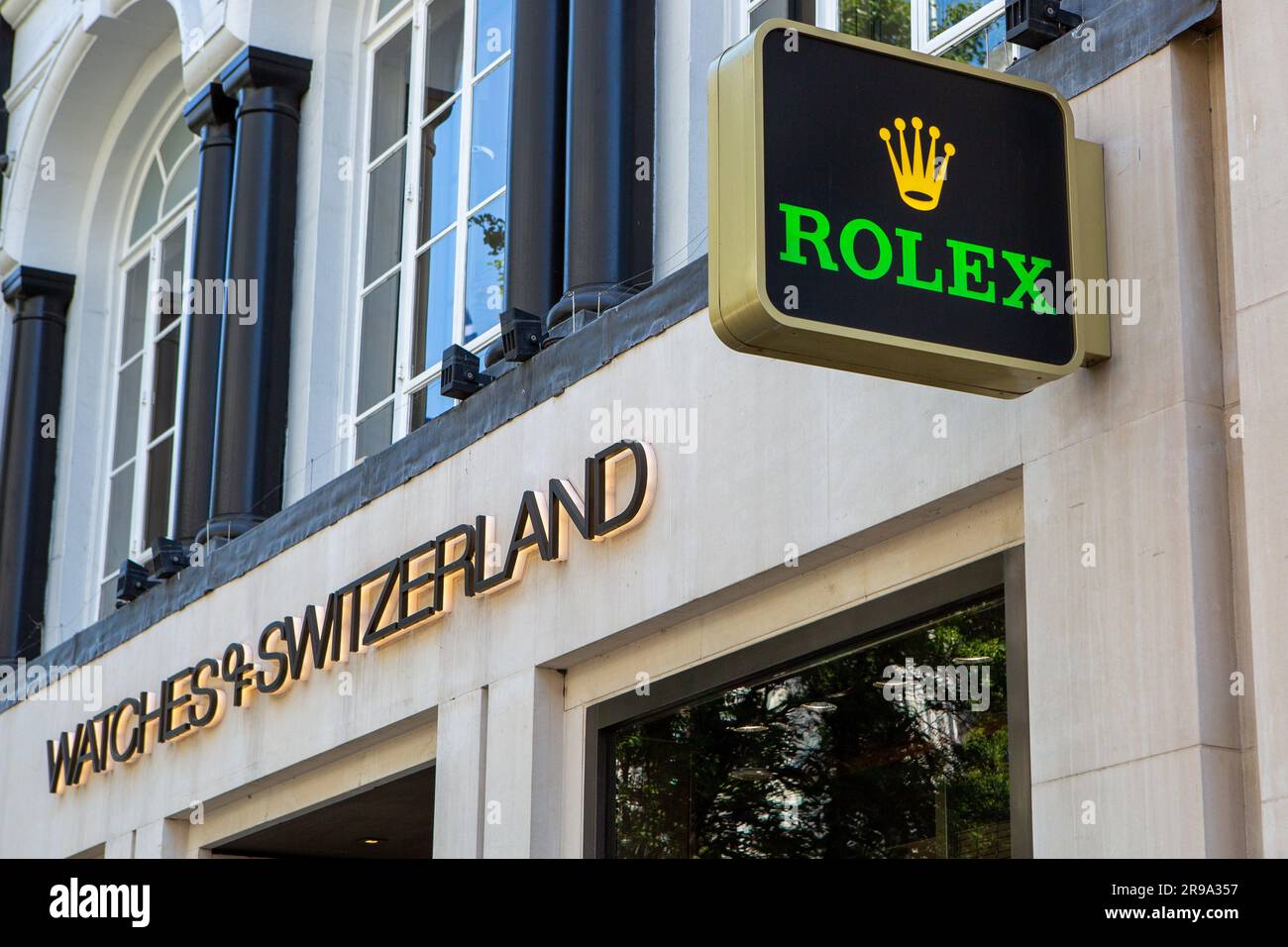 Watches of switzerland london hi res stock photography and images