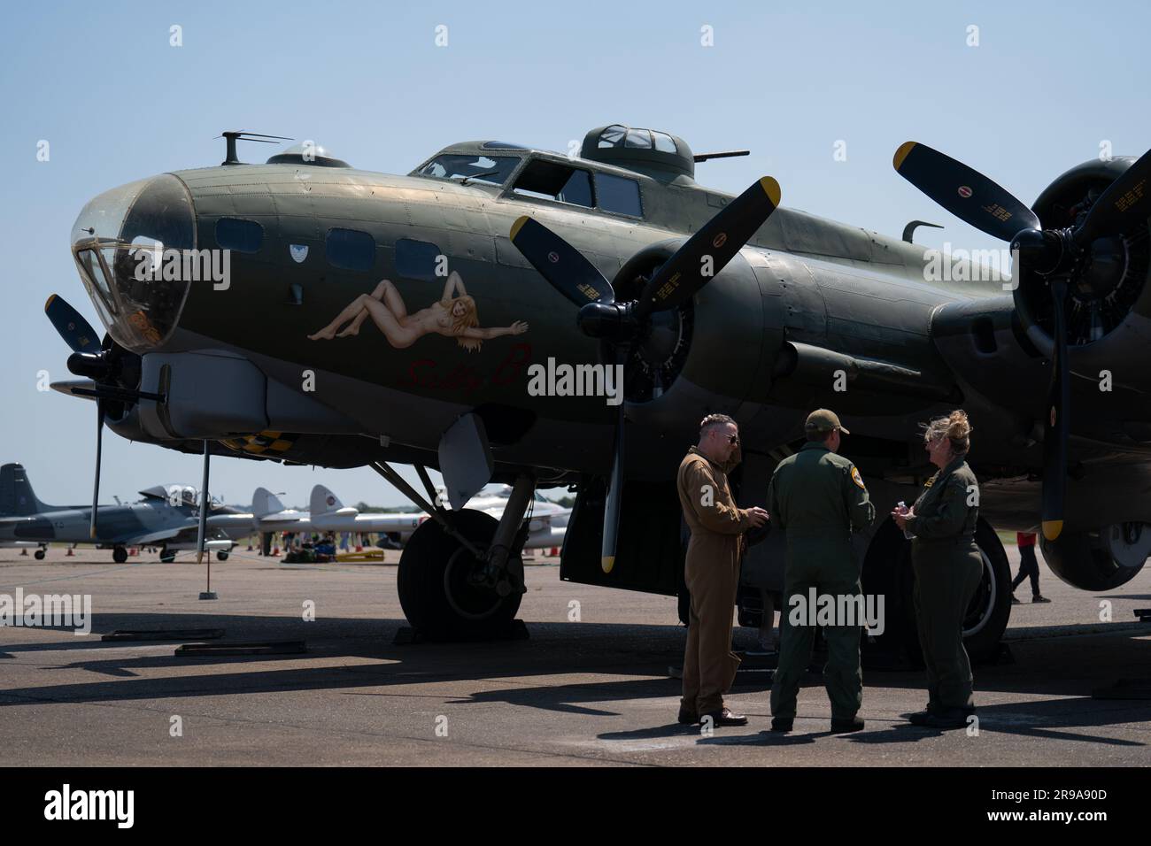 B-17 Flying Fortress Sally B, the last remaining airworthy B-17 in ...