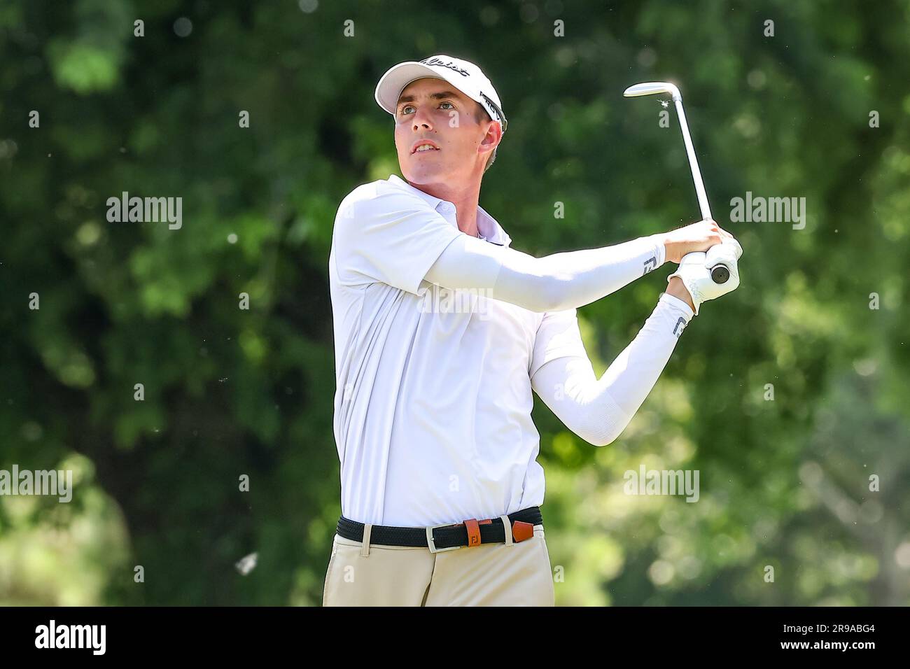 Norman, OK, USA. 25th June, 2023. Ross Steelman hits an approach shot on  the 18th hole during the final round of the Korn Ferry Tour Compliance  Solutions Championship golf tournament at Jimmie