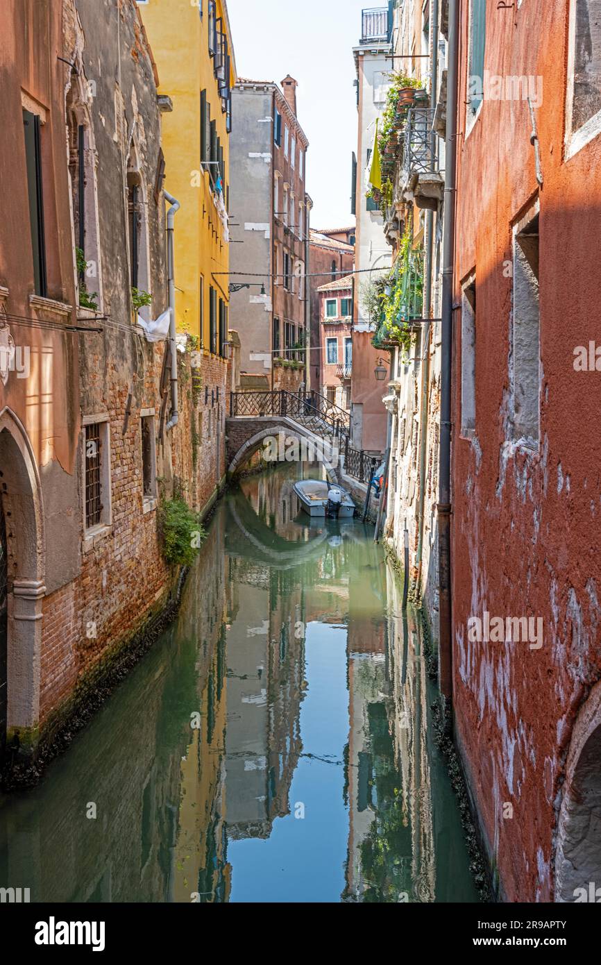 Old architecture in venice hi-res stock photography and images - Alamy